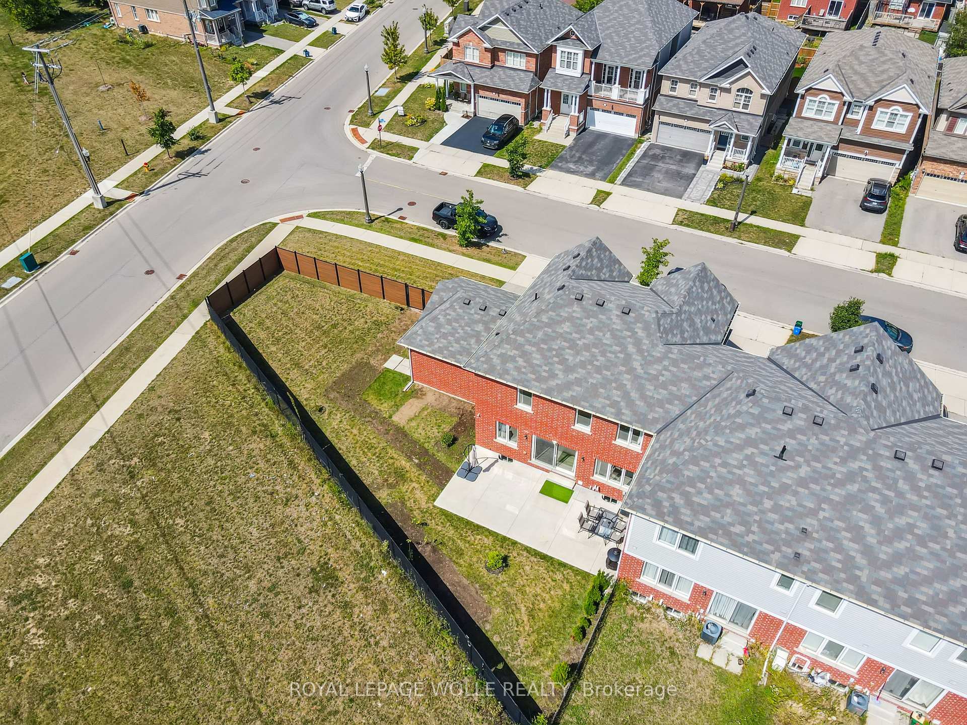 Photo 3 of 2 Watermill Street, Kitchener, Doon South — HOMEH