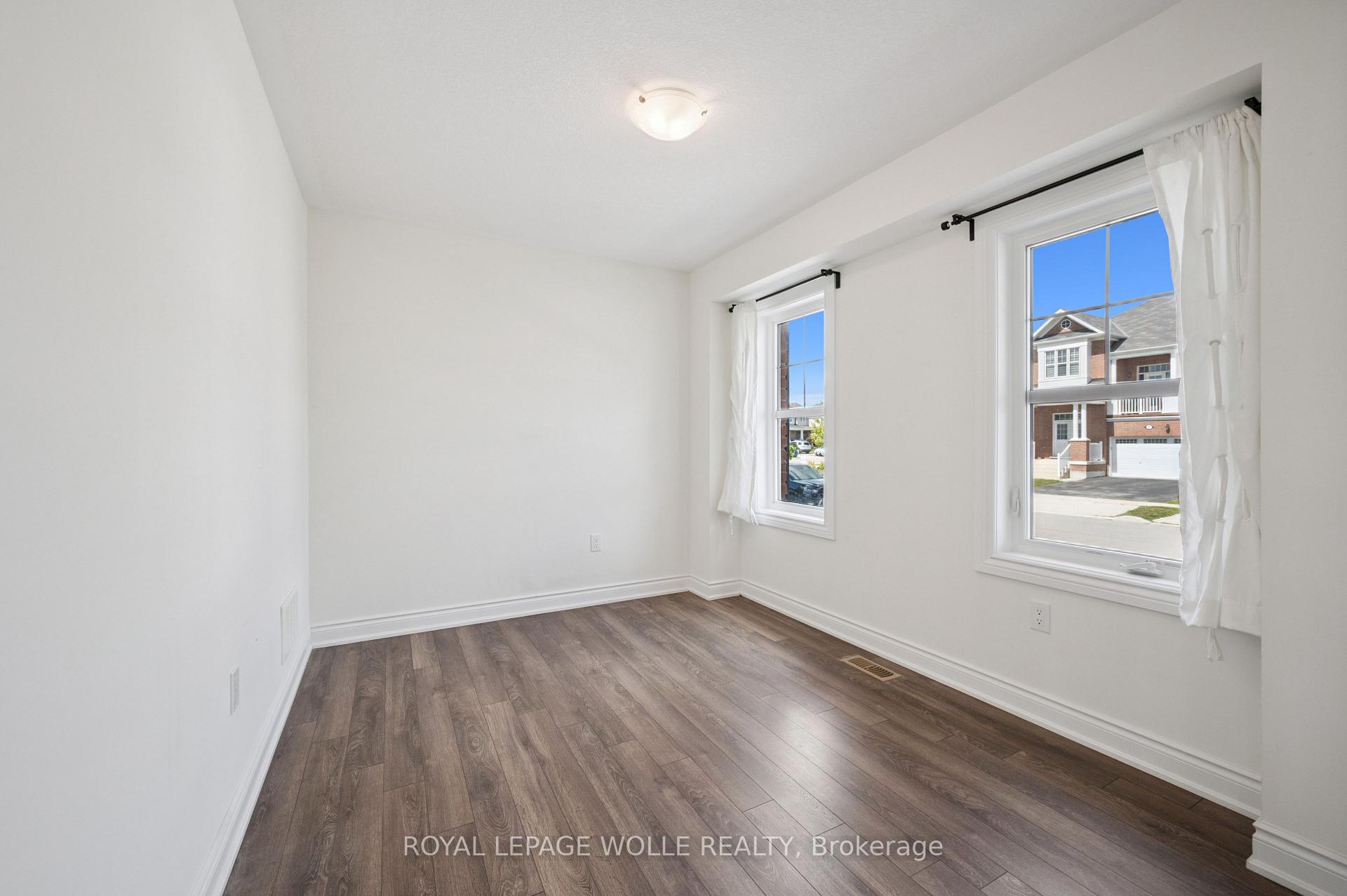 Photo 7 of 2 Watermill Street, Kitchener, Doon South — HOMEH