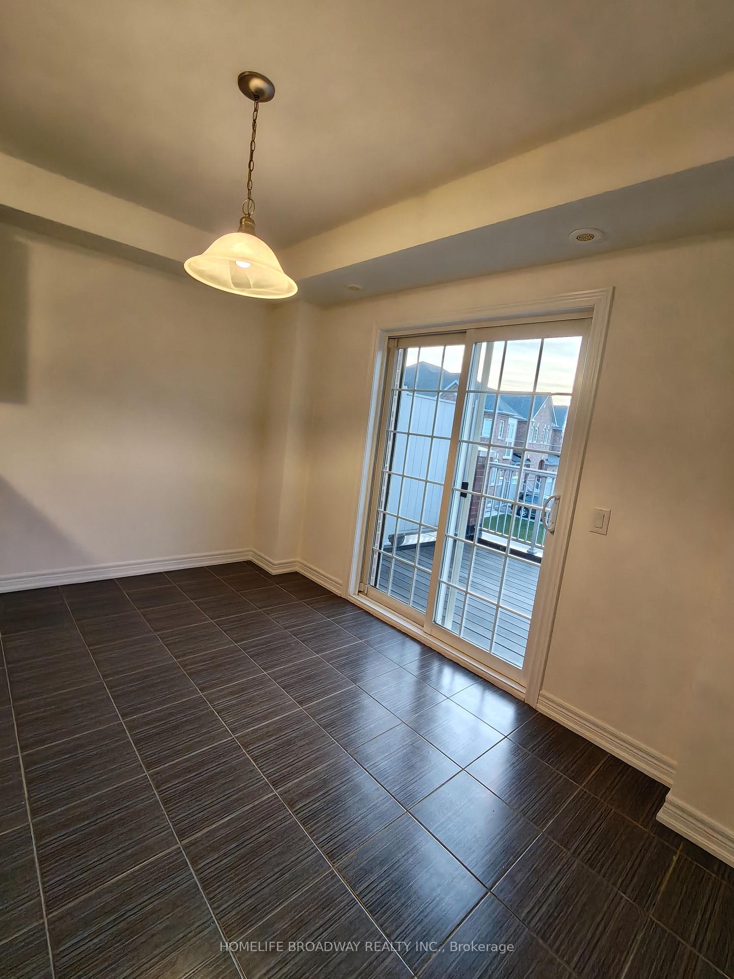 Photo 5 of 9998 Mccowan Road, Markham, Berczy — HOMEH