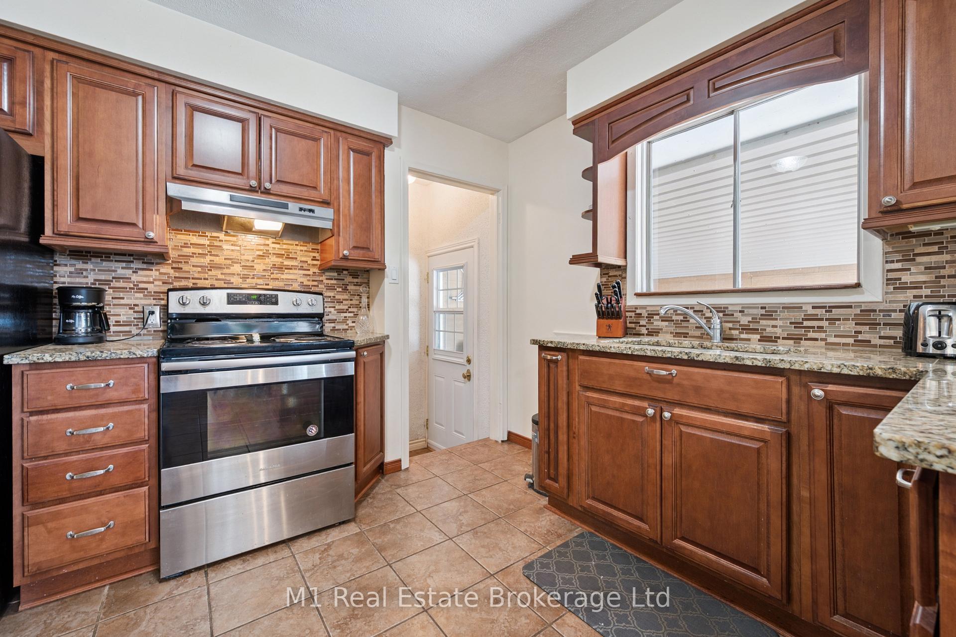 Photo 15 of 58 Fairlawn Road, Kitchener — HOMEH