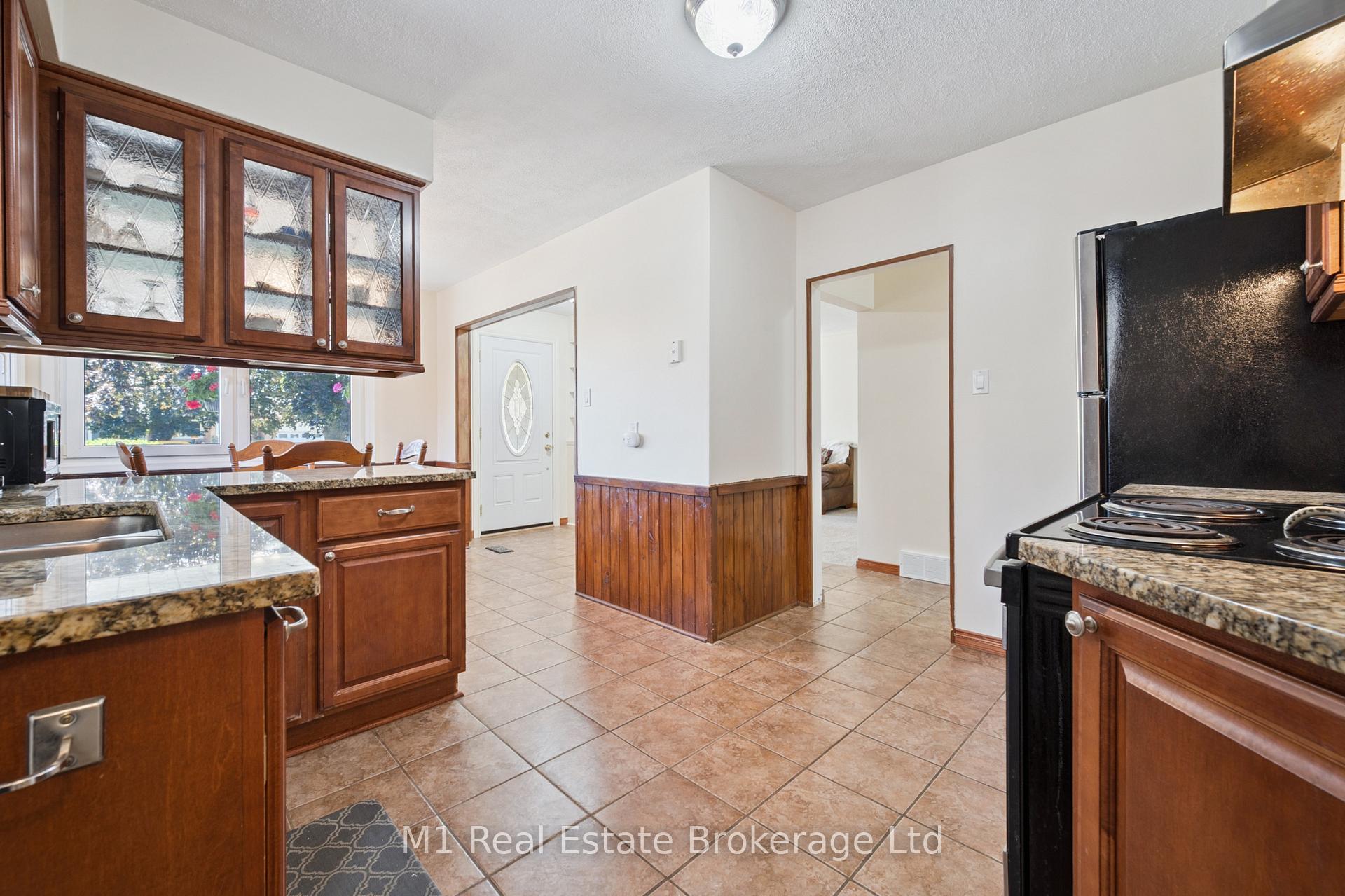 Photo 16 of 58 Fairlawn Road, Kitchener — HOMEH