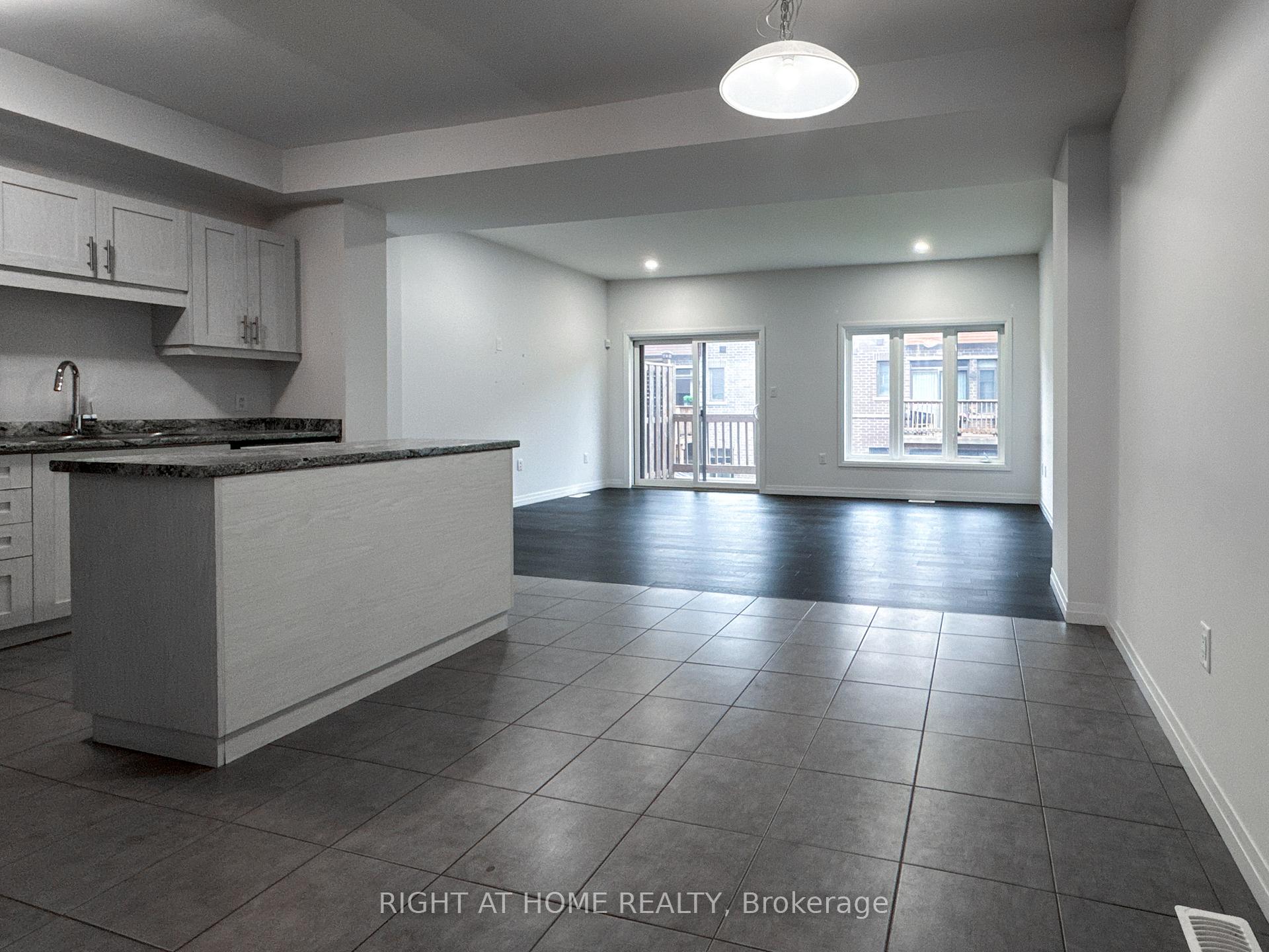 Photo 3 of 80 Soho Street, Hamilton, Stoney Creek Mountain — HOMEH