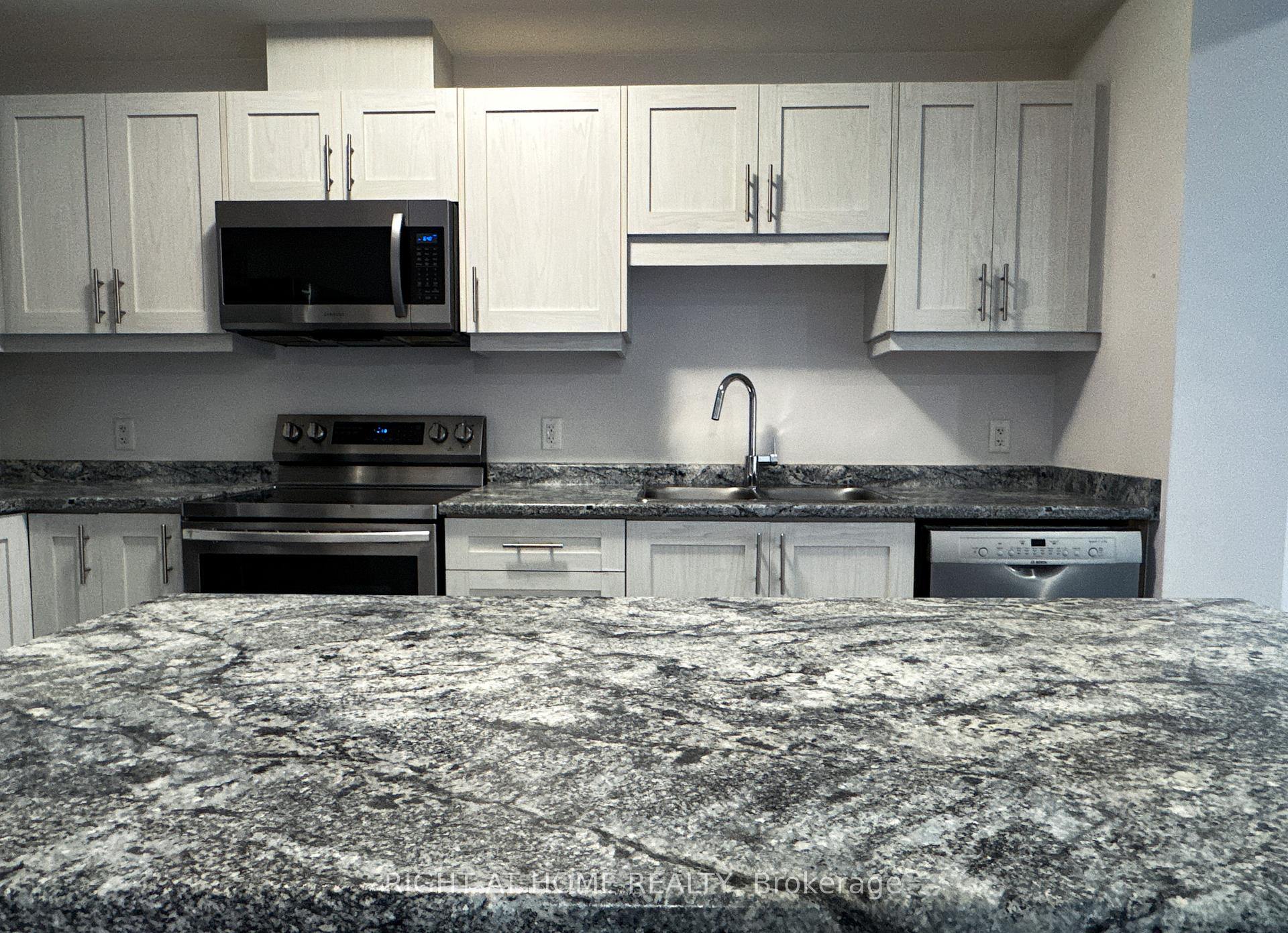 Photo 12 of 80 Soho Street, Hamilton, Stoney Creek Mountain — HOMEH