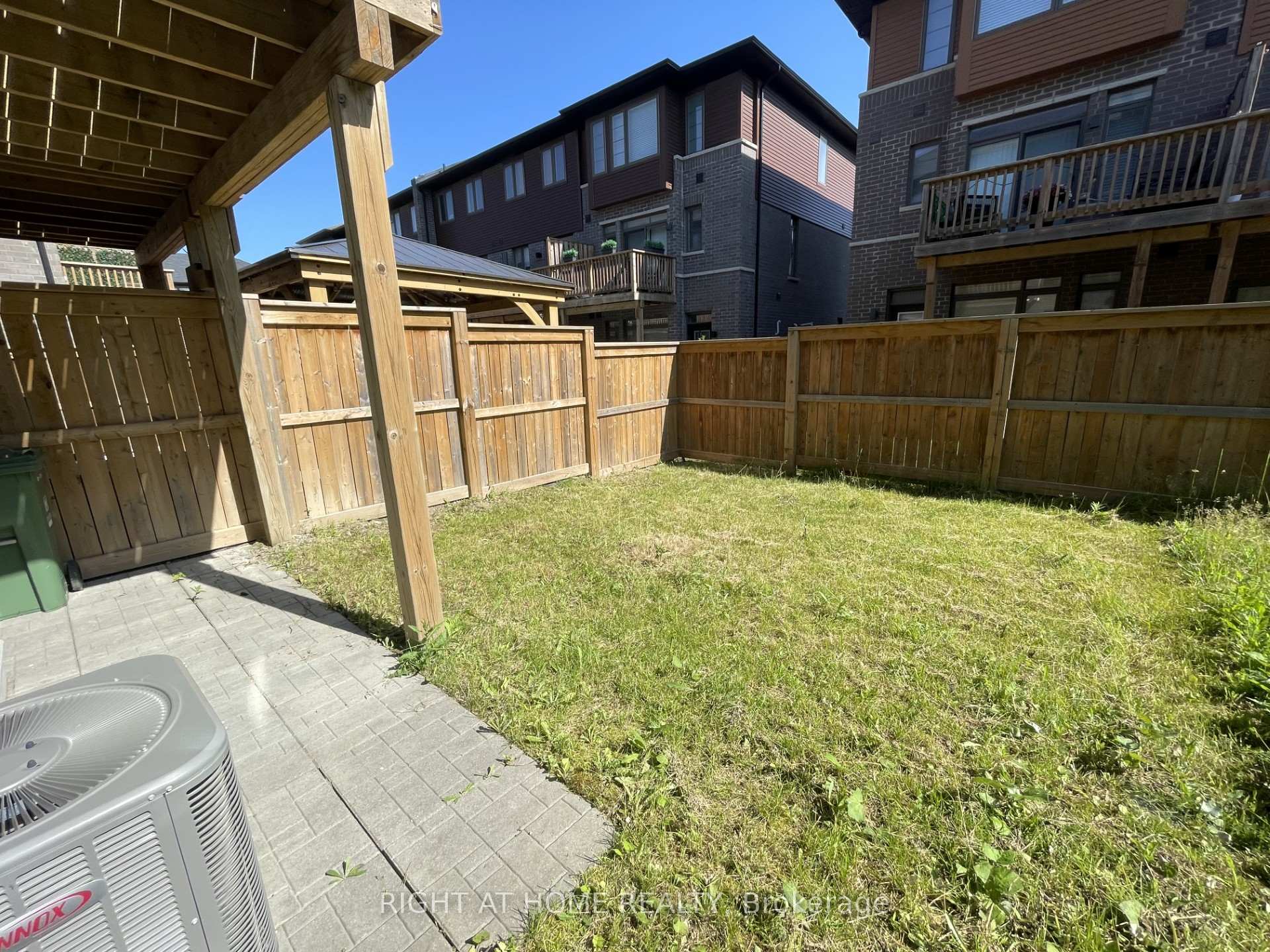 Photo 32 of 80 Soho Street, Hamilton, Stoney Creek Mountain — HOMEH
