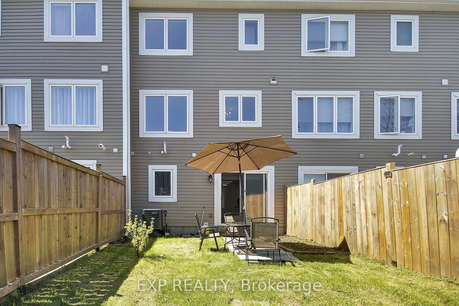 Photo 27 of 113 Gelderland Private, Ottawa, Kanata - Emerald Meadows/Trailwest — HOMEH
