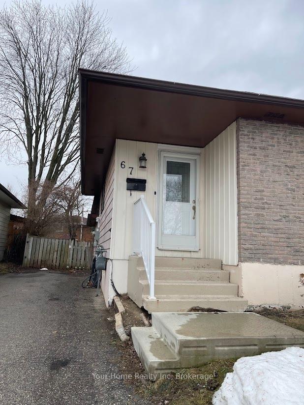 Photo 2 of 67 Silver Aspen Crescent S, Kitchener — HOMEH