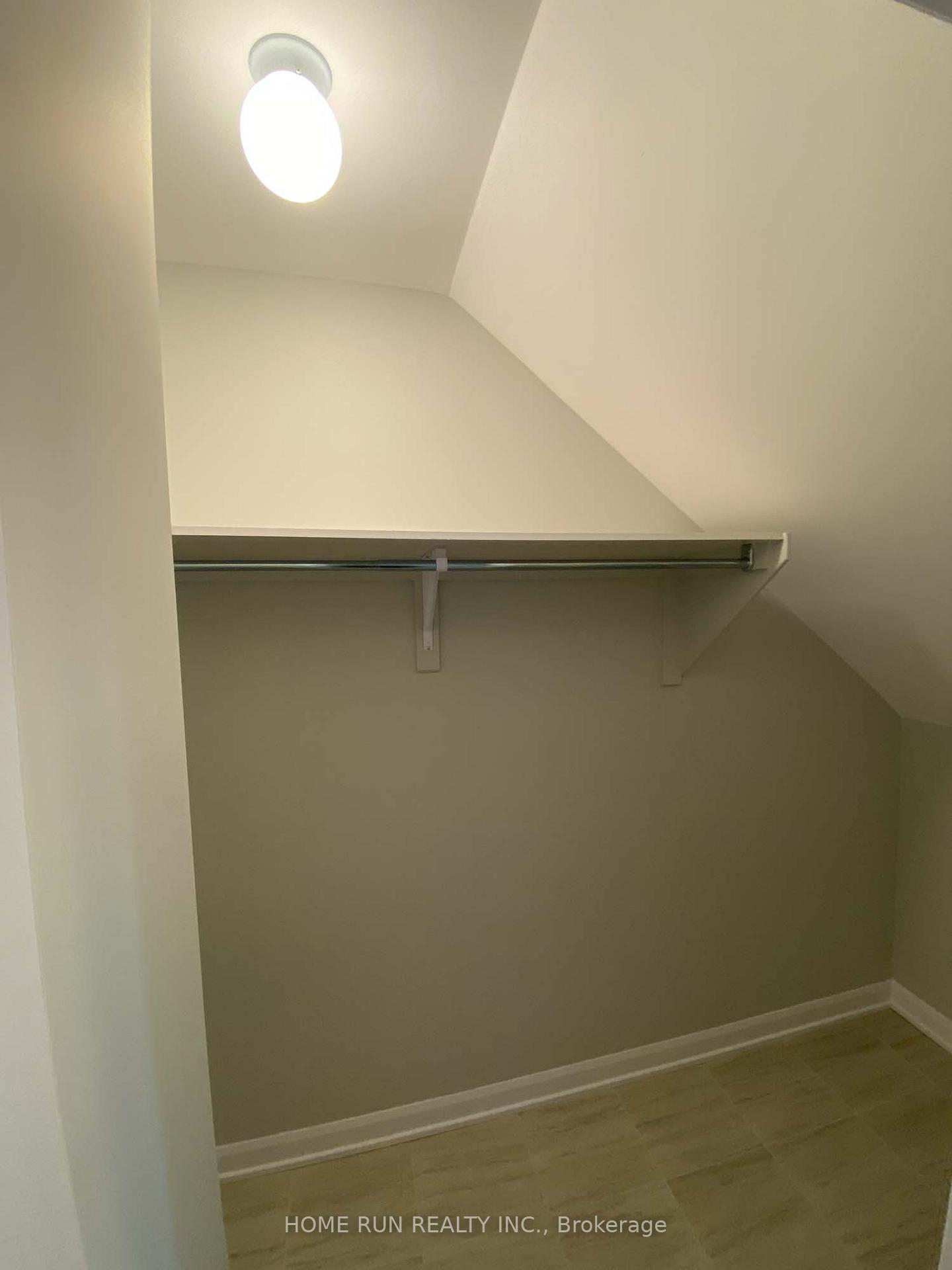 Photo 4 of 1091 Speedvale Court, Ottawa, Kanata - Kanata Lakes/Heritage Hills — HOMEH