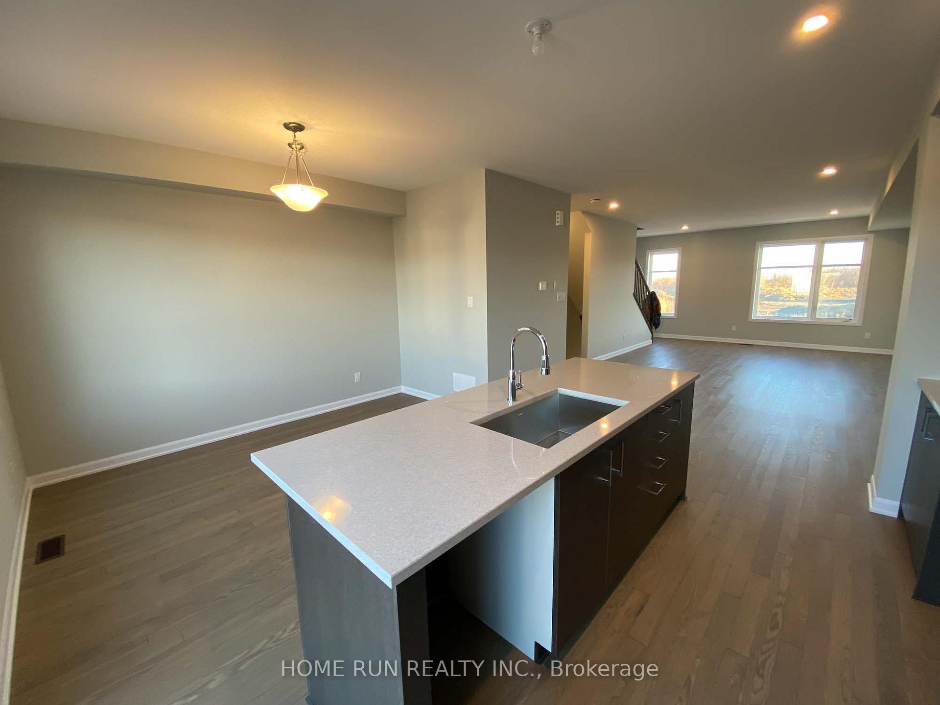 Photo 10 of 1091 Speedvale Court, Ottawa, Kanata - Kanata Lakes/Heritage Hills — HOMEH