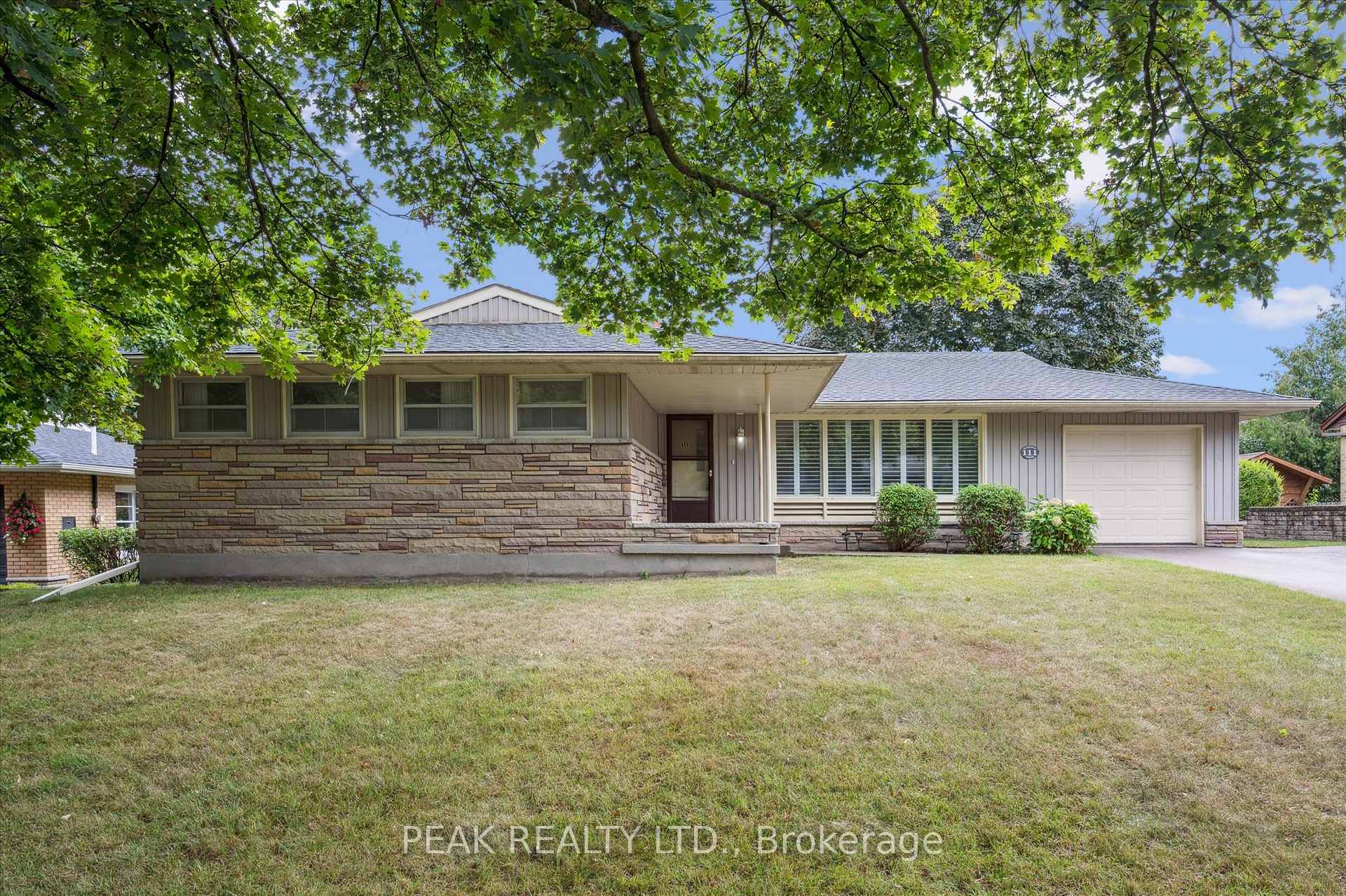 Photo 1 of 111 Blueridge Avenue, Kitchener — HOMEH