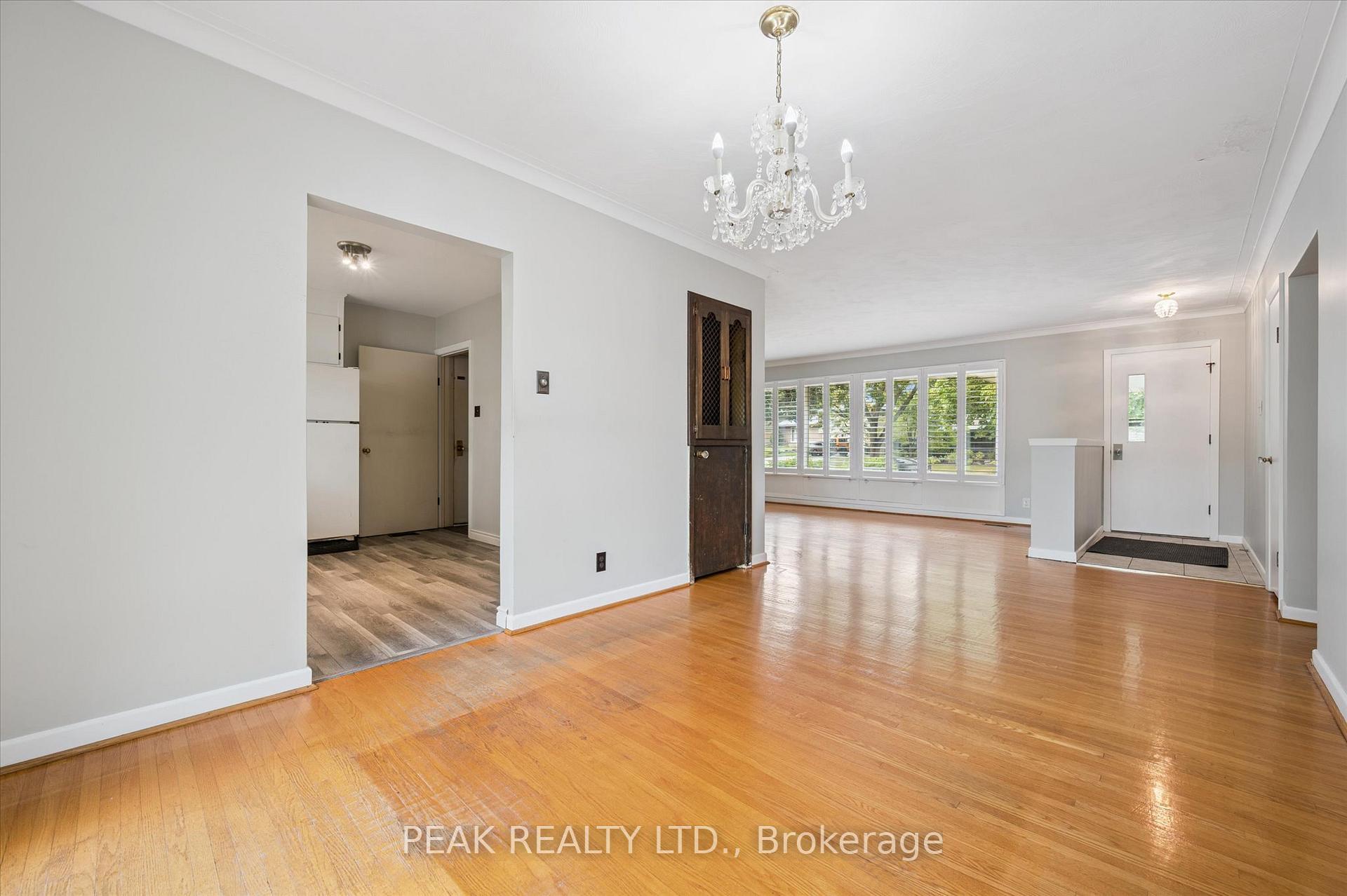 Photo 10 of 111 Blueridge Avenue, Kitchener — HOMEH