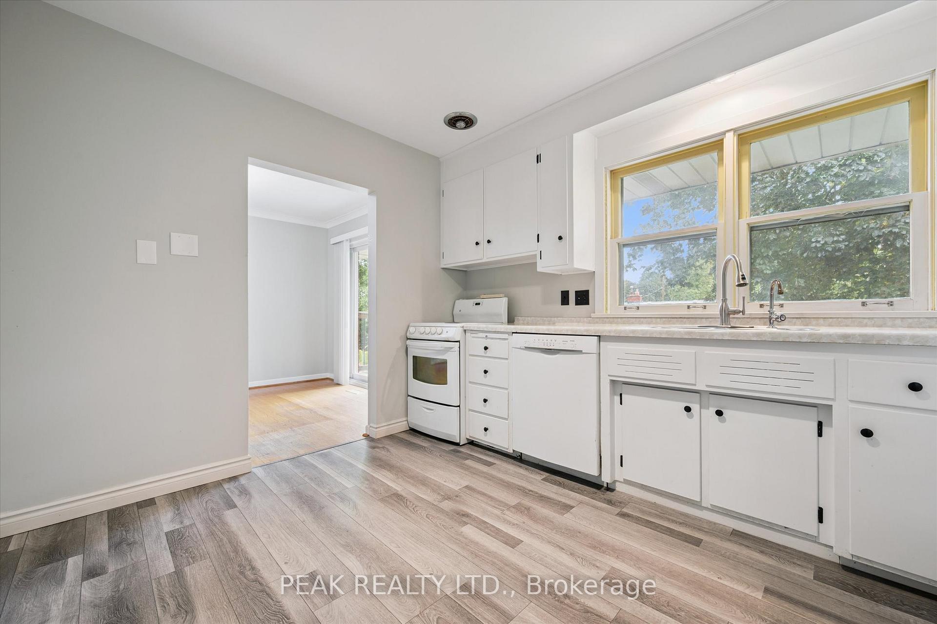 Photo 11 of 111 Blueridge Avenue, Kitchener — HOMEH