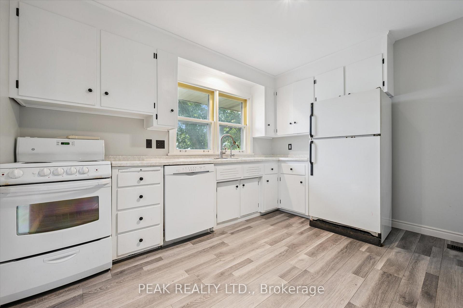 Photo 12 of 111 Blueridge Avenue, Kitchener — HOMEH