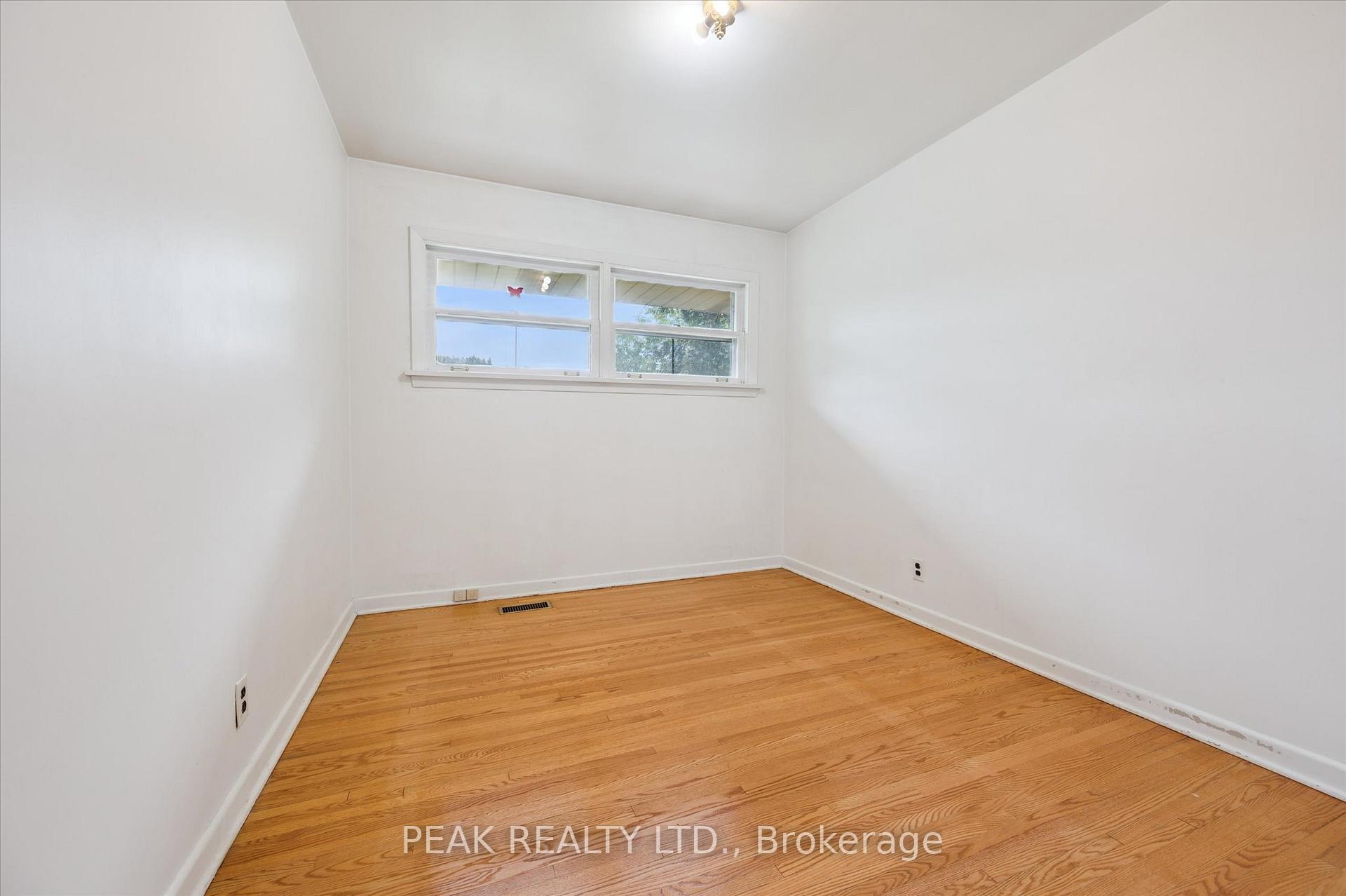 Photo 14 of 111 Blueridge Avenue, Kitchener — HOMEH