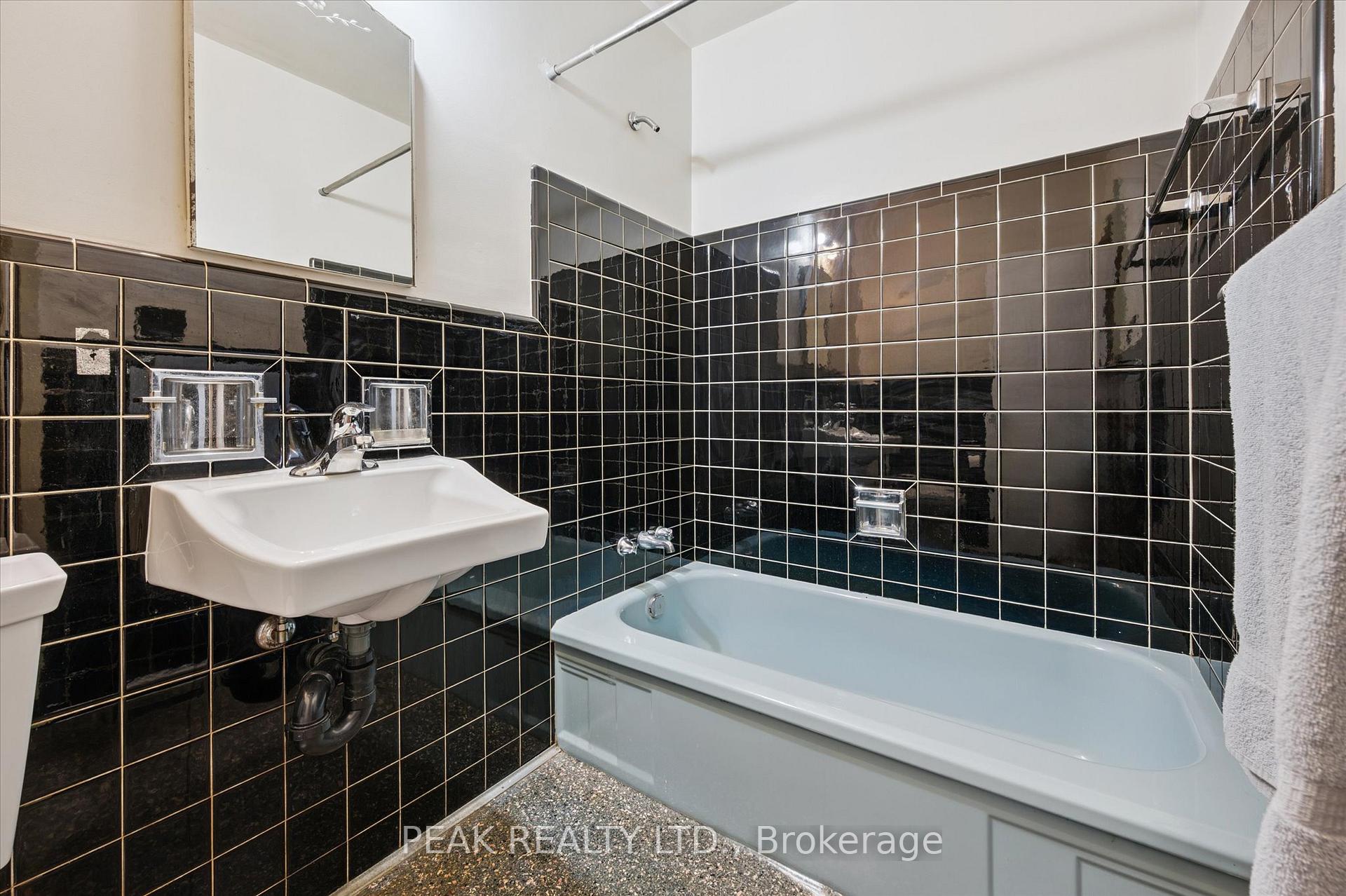 Photo 18 of 111 Blueridge Avenue, Kitchener — HOMEH