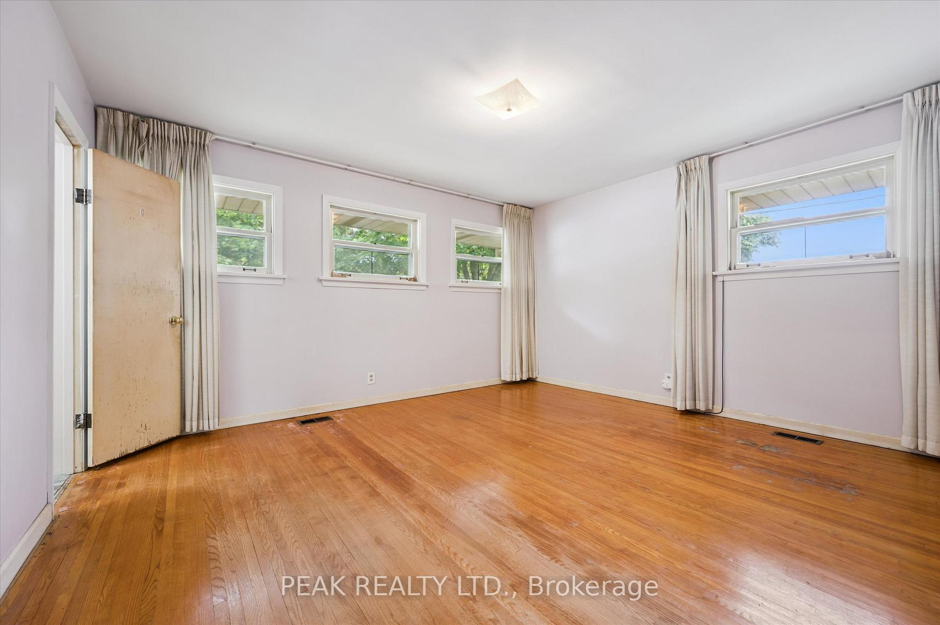Photo 19 of 111 Blueridge Avenue, Kitchener — HOMEH