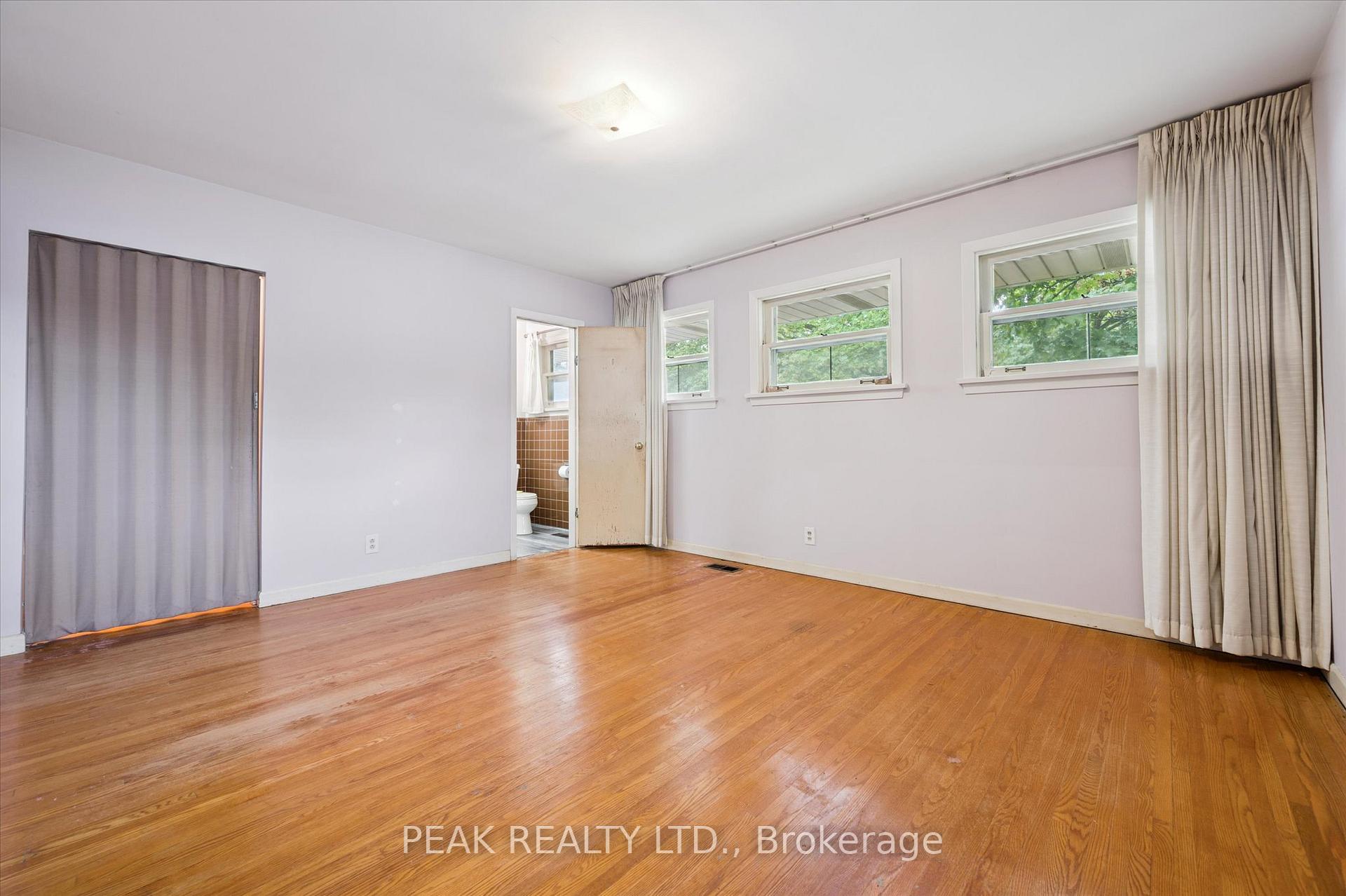 Photo 20 of 111 Blueridge Avenue, Kitchener — HOMEH