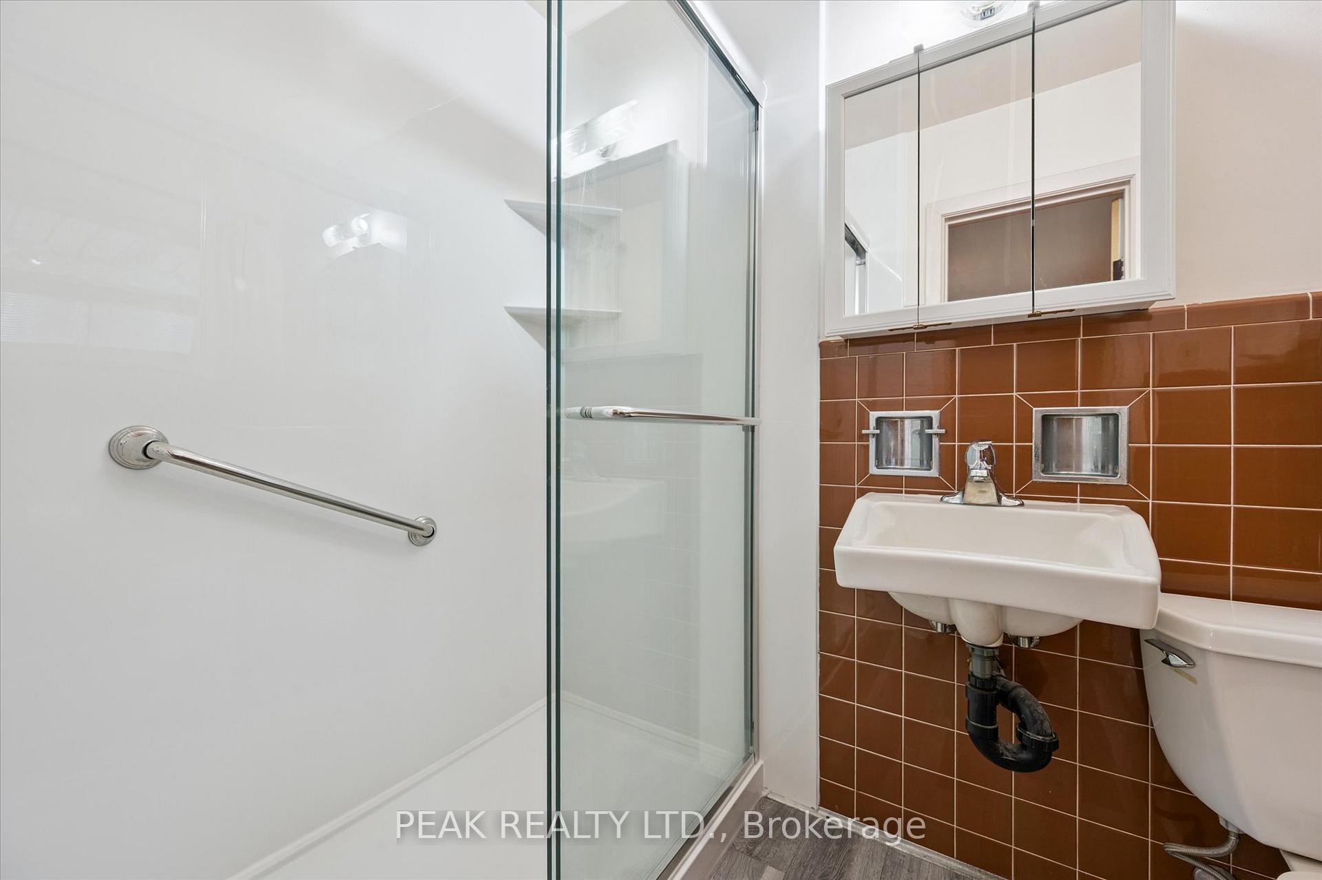 Photo 21 of 111 Blueridge Avenue, Kitchener — HOMEH