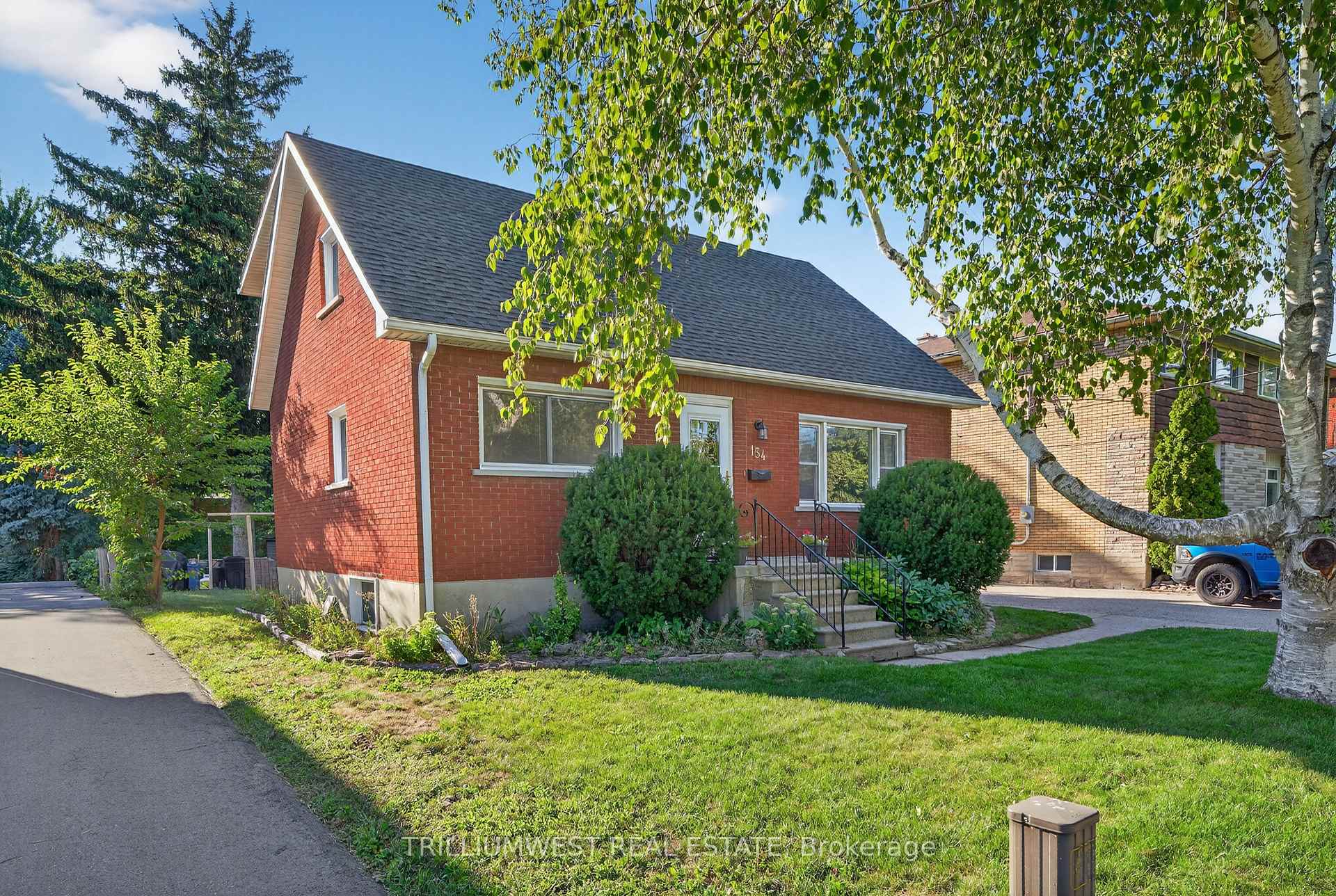 Photo 1 of 154 Montgomery Road, Kitchener — HOMEH