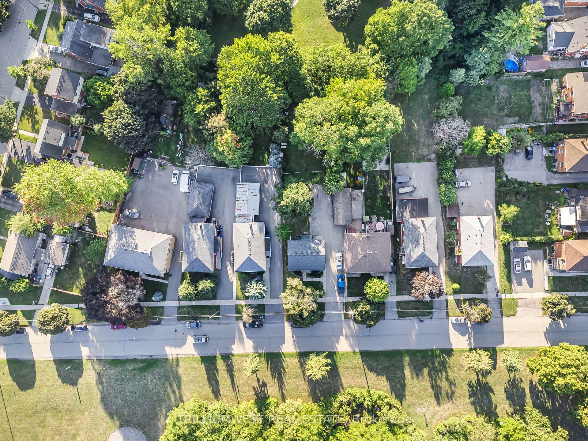 Photo 2 of 154 Montgomery Road, Kitchener — HOMEH