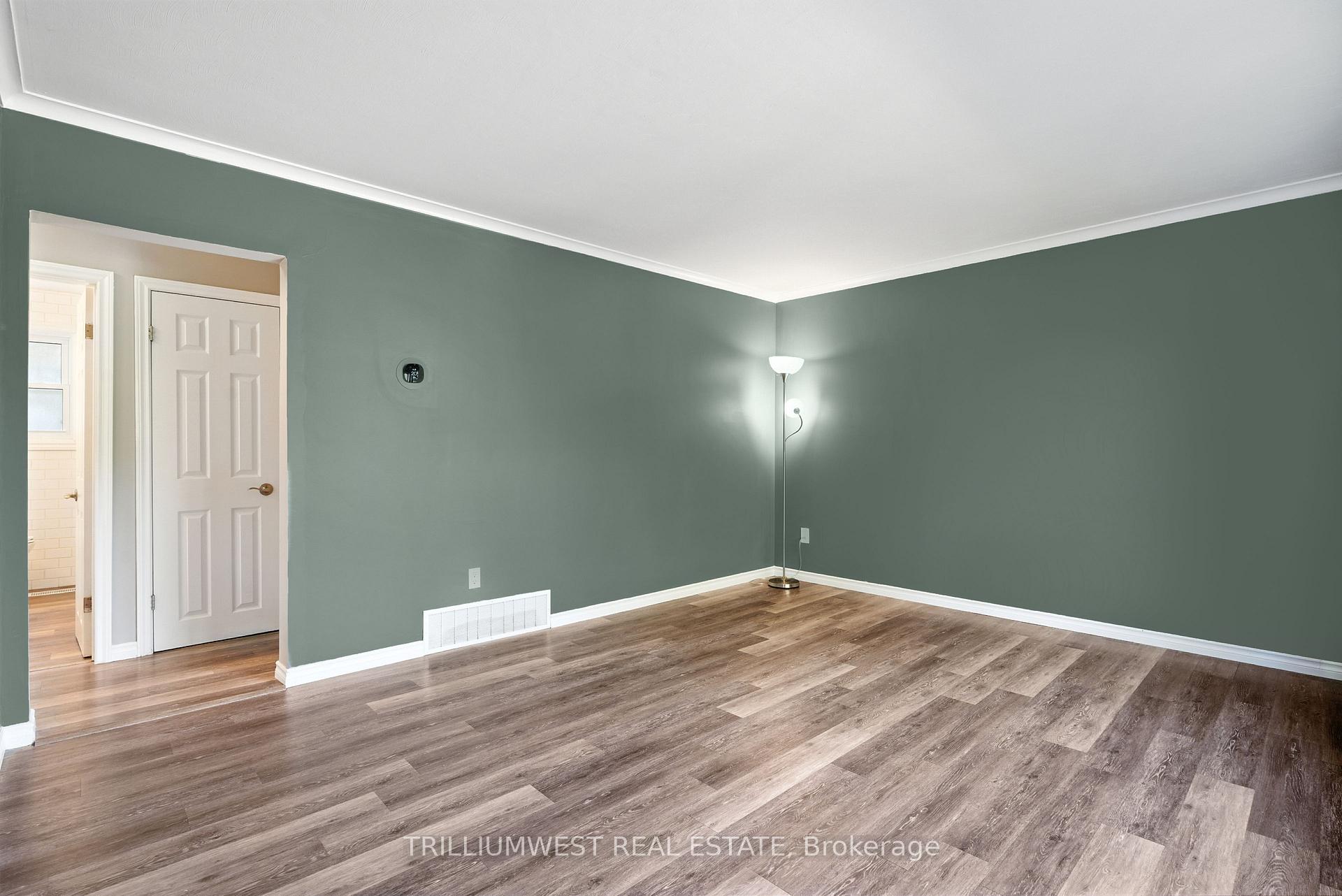 Photo 4 of 154 Montgomery Road, Kitchener — HOMEH