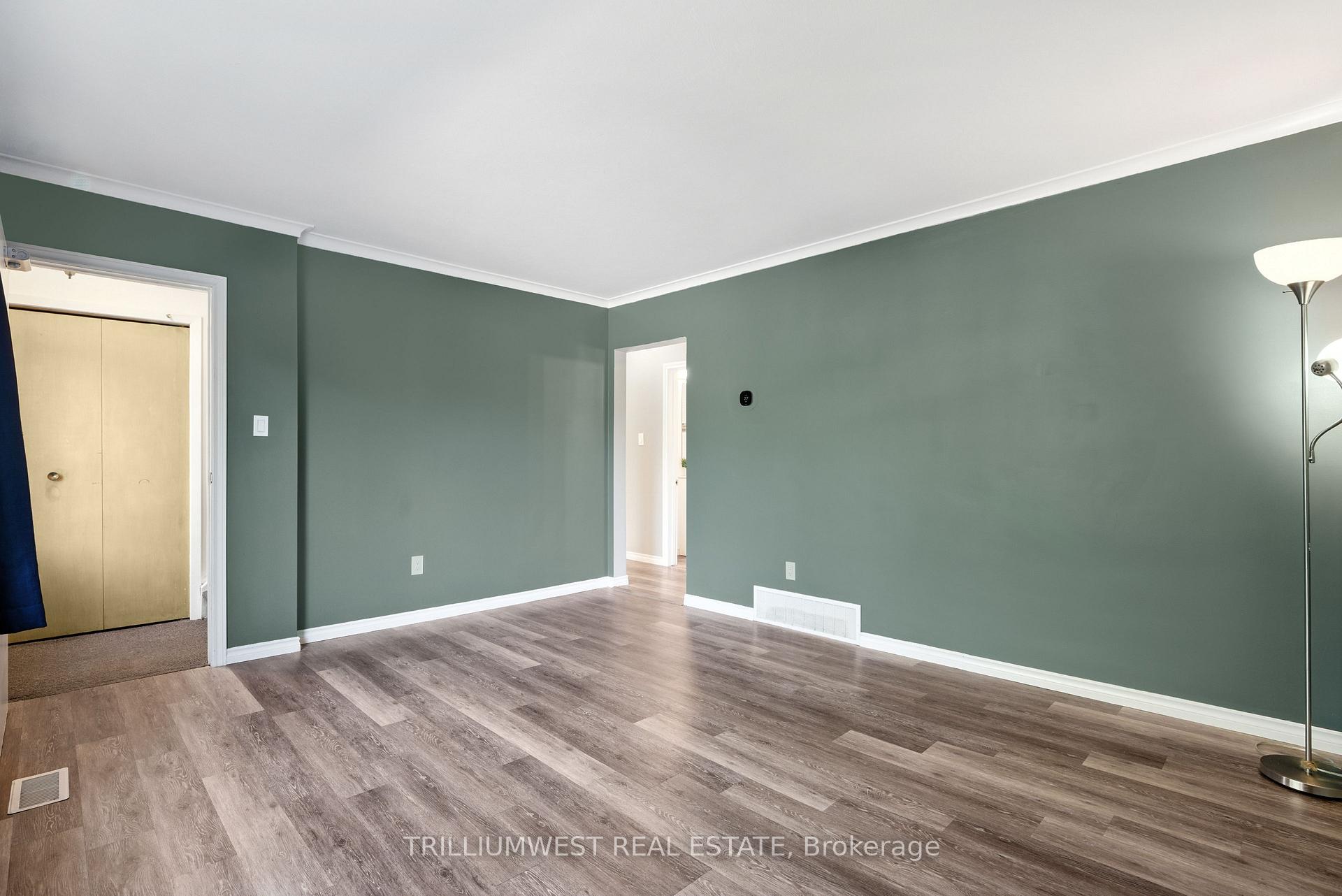 Photo 5 of 154 Montgomery Road, Kitchener — HOMEH