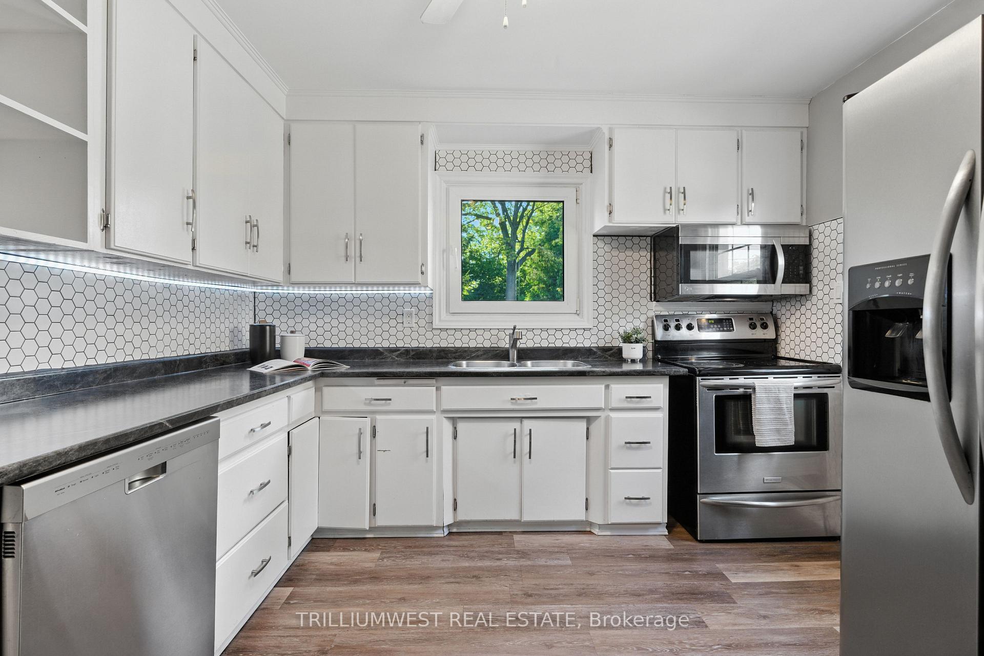 Photo 9 of 154 Montgomery Road, Kitchener — HOMEH