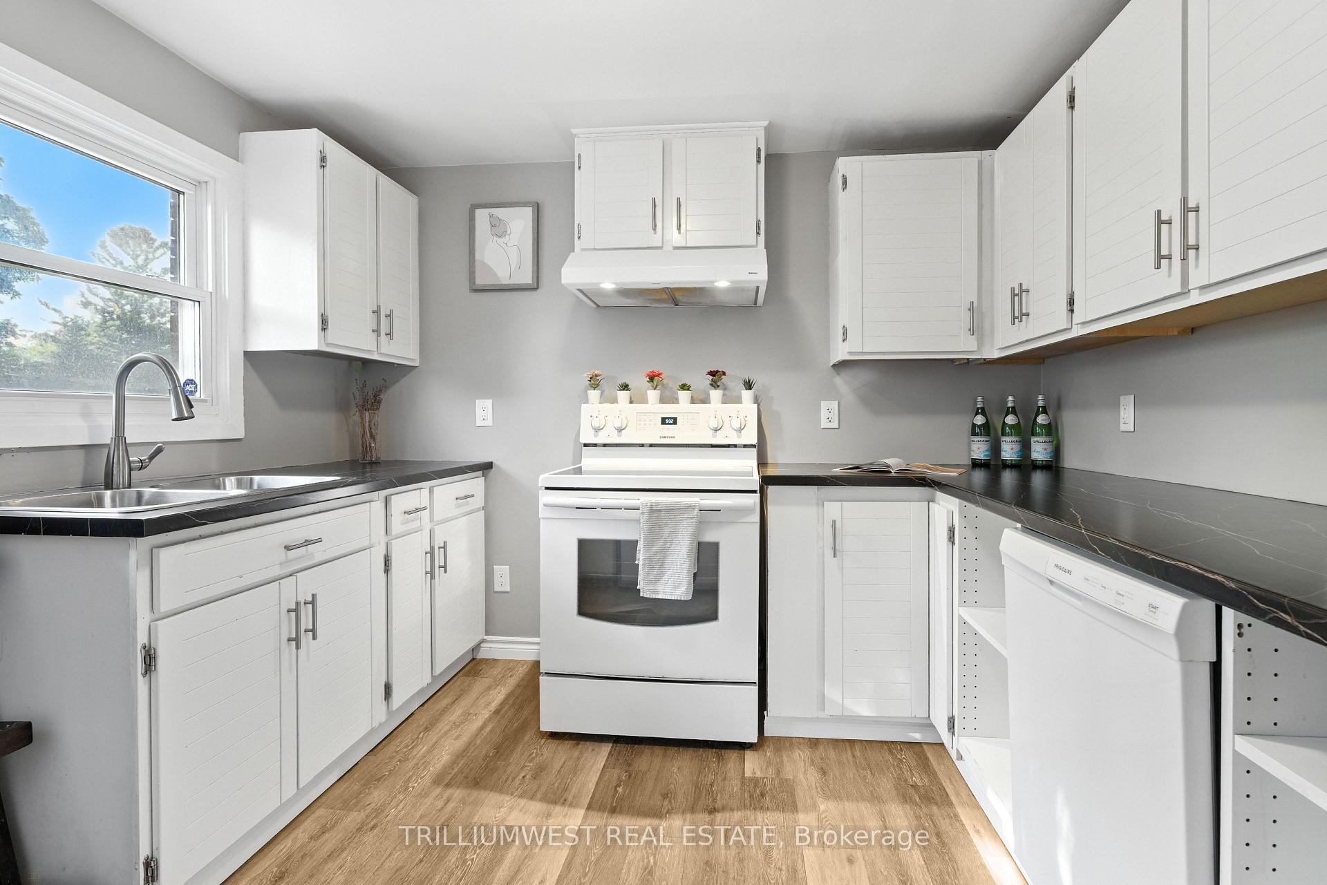 Photo 34 of 154 Montgomery Road, Kitchener — HOMEH