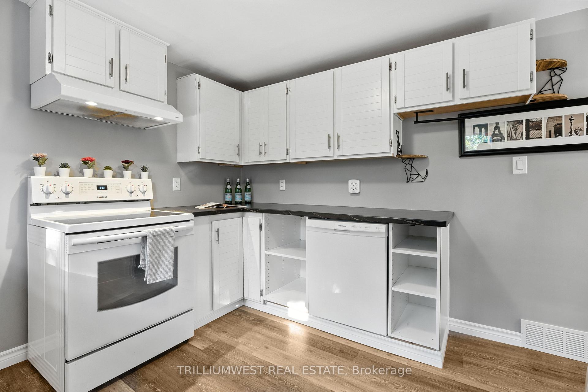Photo 35 of 154 Montgomery Road, Kitchener — HOMEH