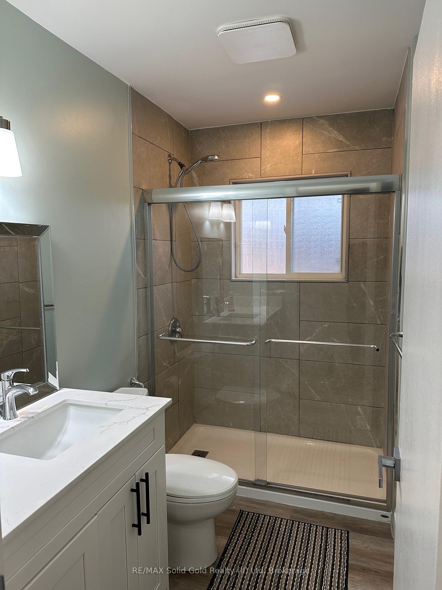 Photo 3 of 27 Winslow Drive, Kitchener — HOMEH