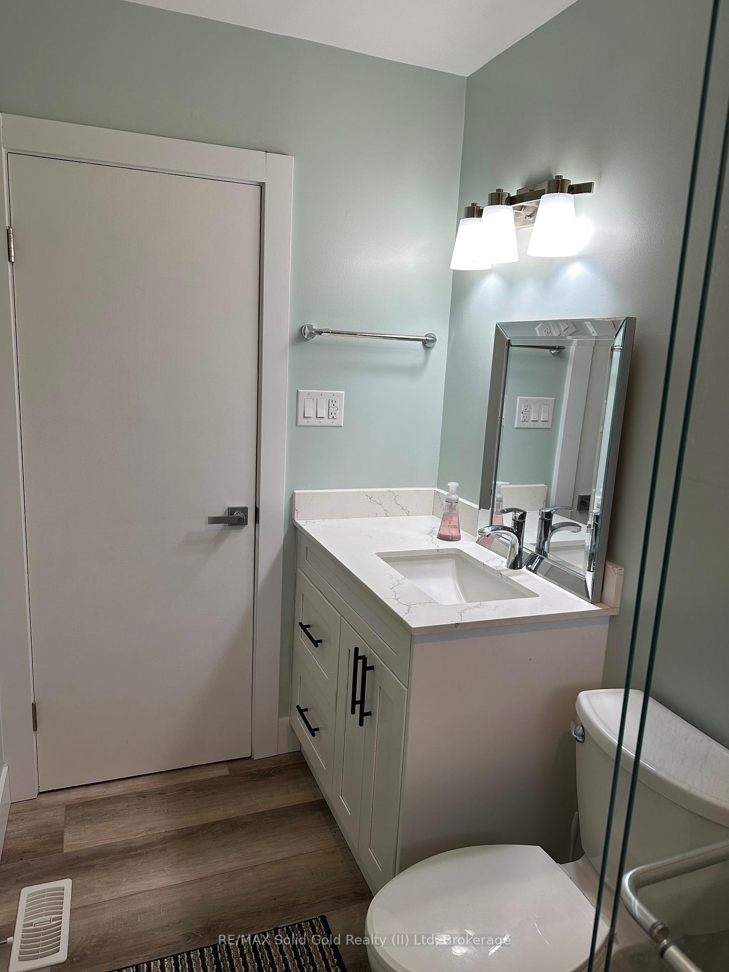 Photo 4 of 27 Winslow Drive, Kitchener — HOMEH
