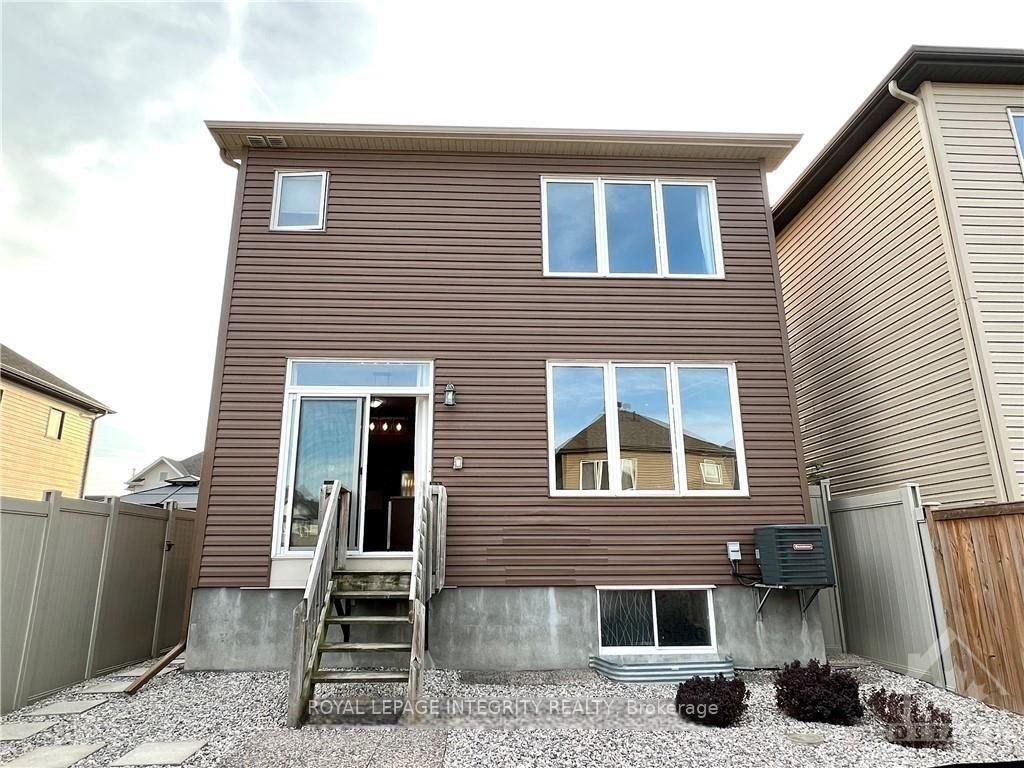 Photo 18 of 156 Westover Crescent, Ottawa, Kanata - Kanata Lakes/Heritage Hills — HOMEH