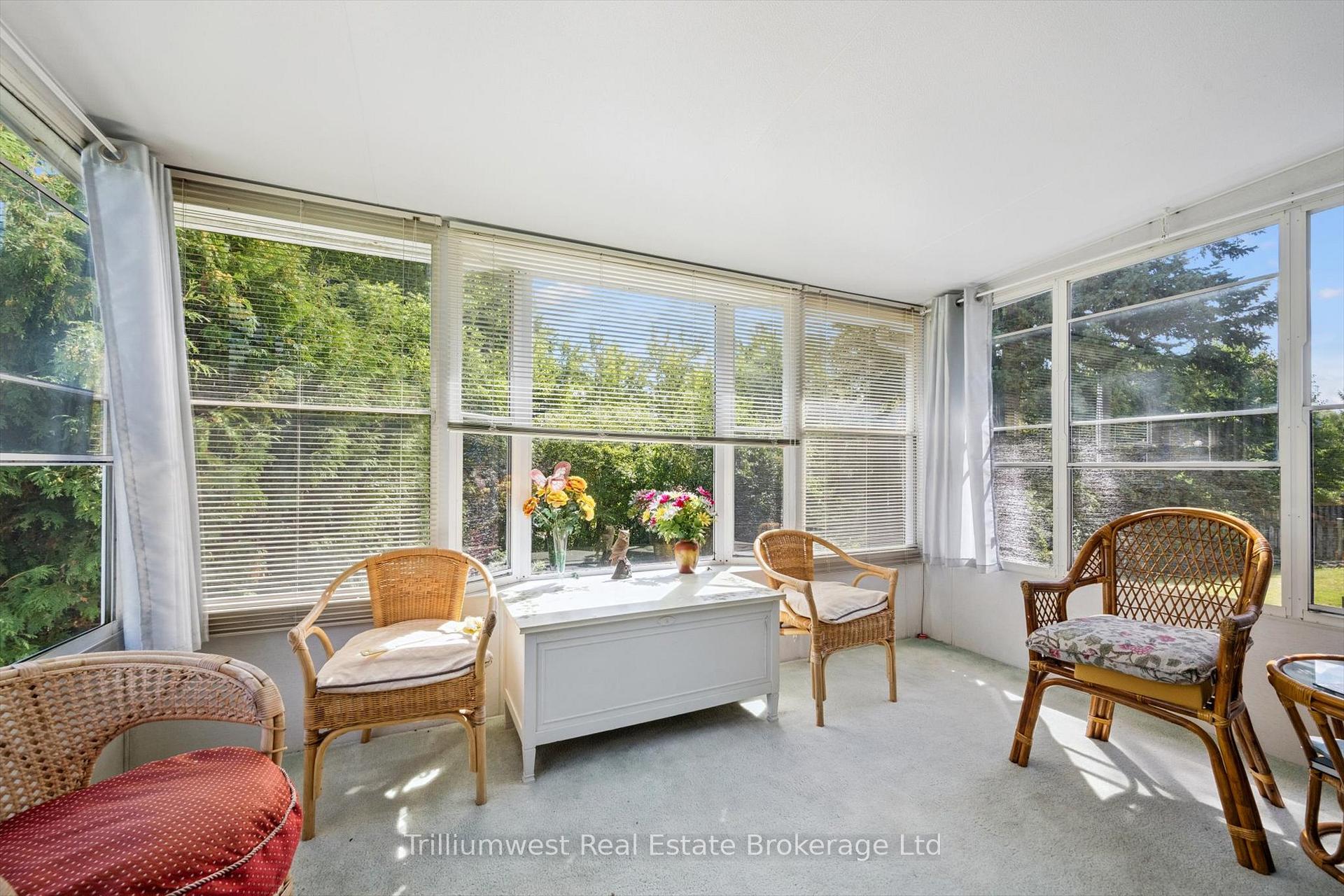 Photo 9 of 282 Westheights Drive, Kitchener — HOMEH