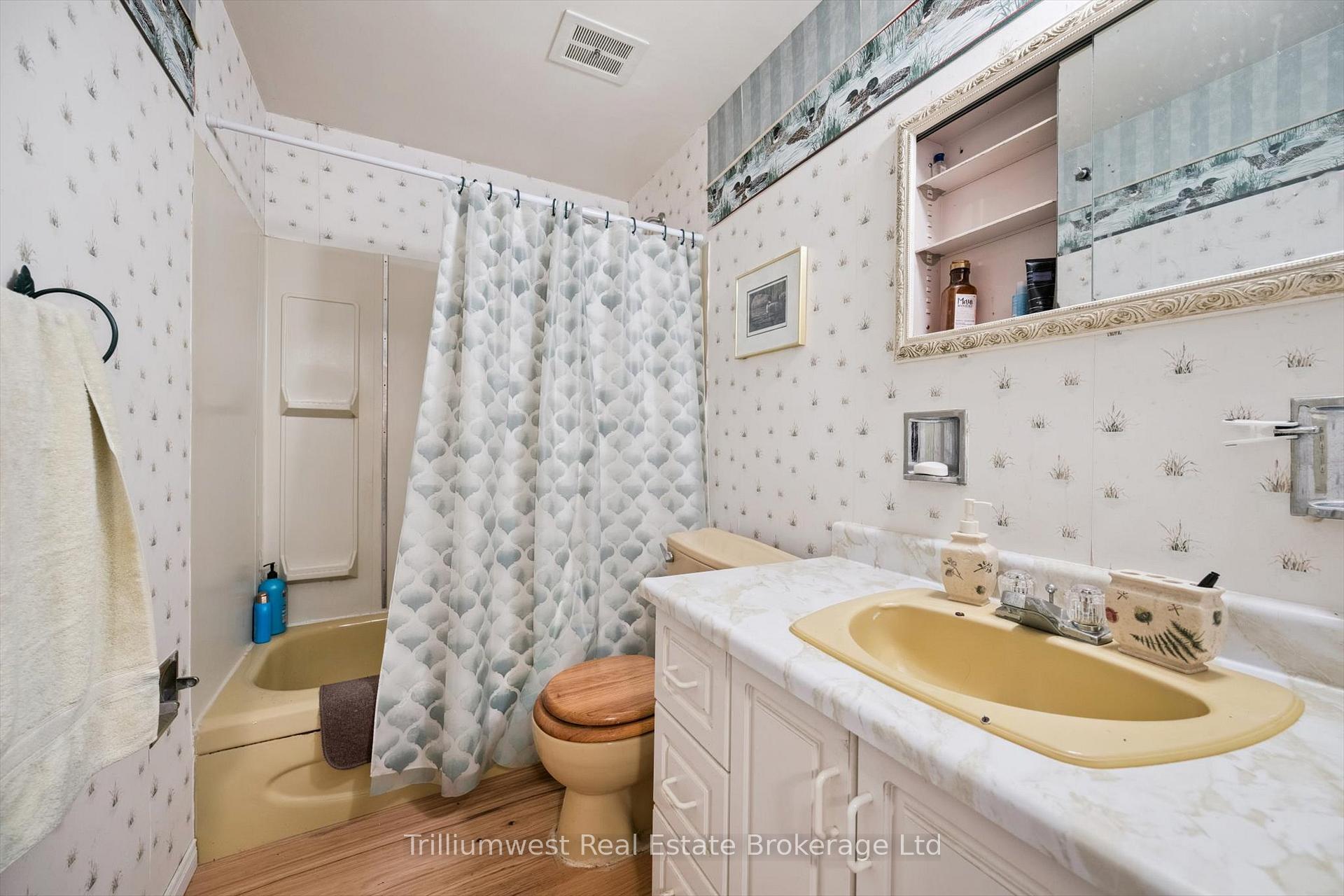 Photo 18 of 282 Westheights Drive, Kitchener — HOMEH