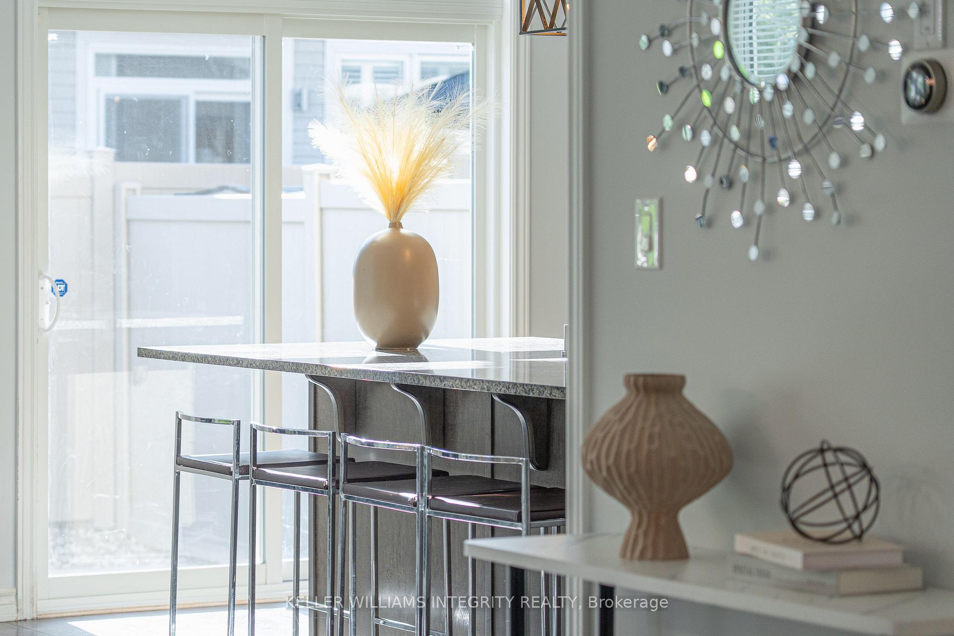 Photo 12 of 51 Solaris Drive, Ottawa, Kanata - Emerald Meadows/Trailwest — HOMEH
