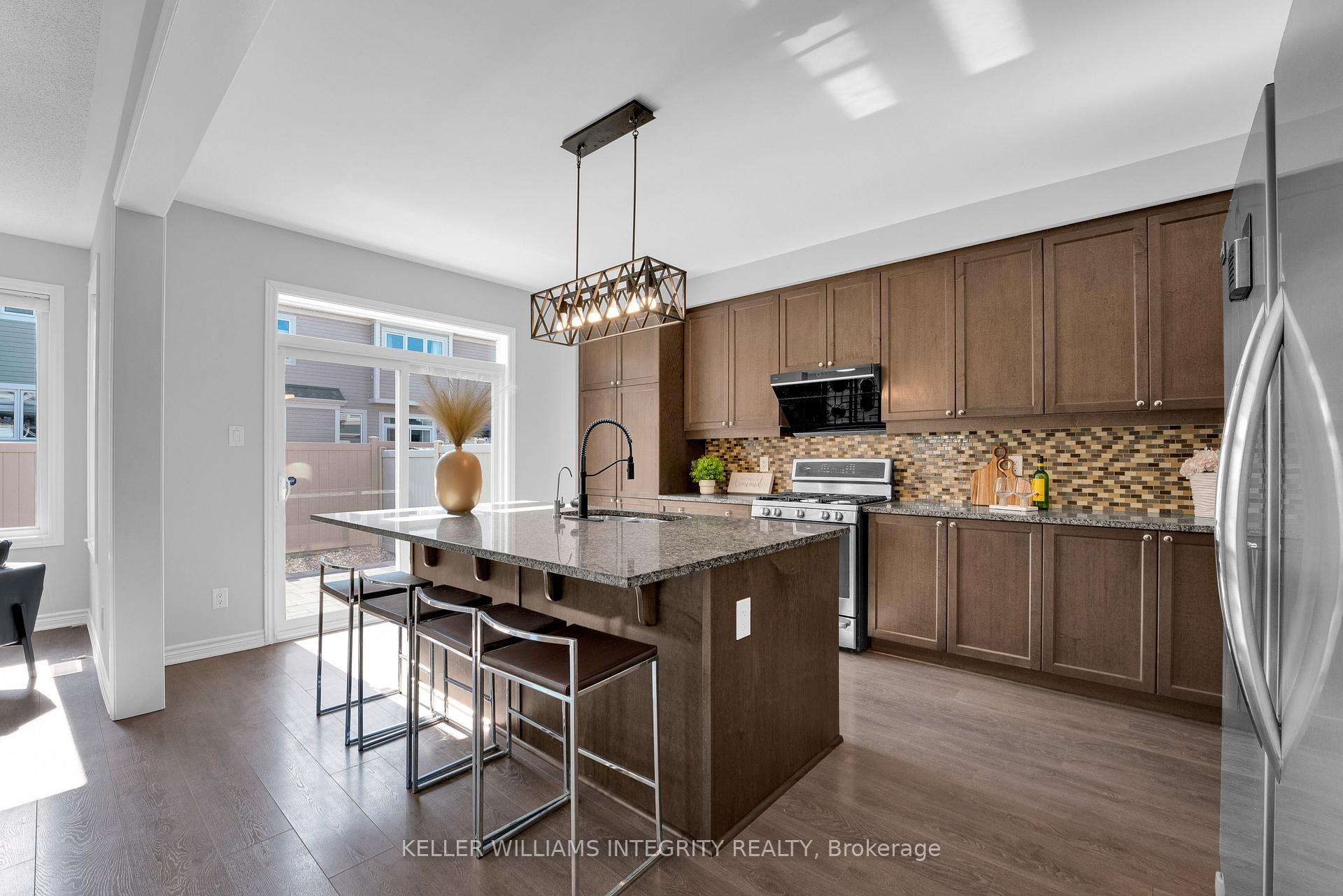 Photo 13 of 51 Solaris Drive, Ottawa, Kanata - Emerald Meadows/Trailwest — HOMEH