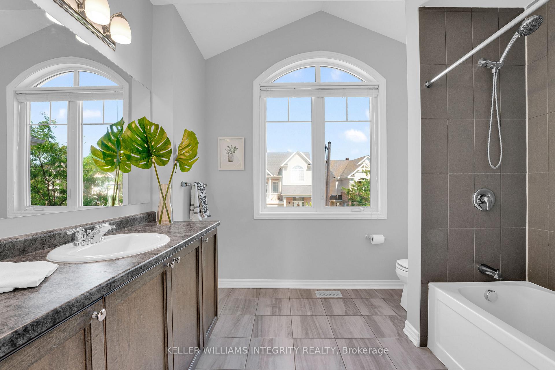 Photo 37 of 51 Solaris Drive, Ottawa, Kanata - Emerald Meadows/Trailwest — HOMEH