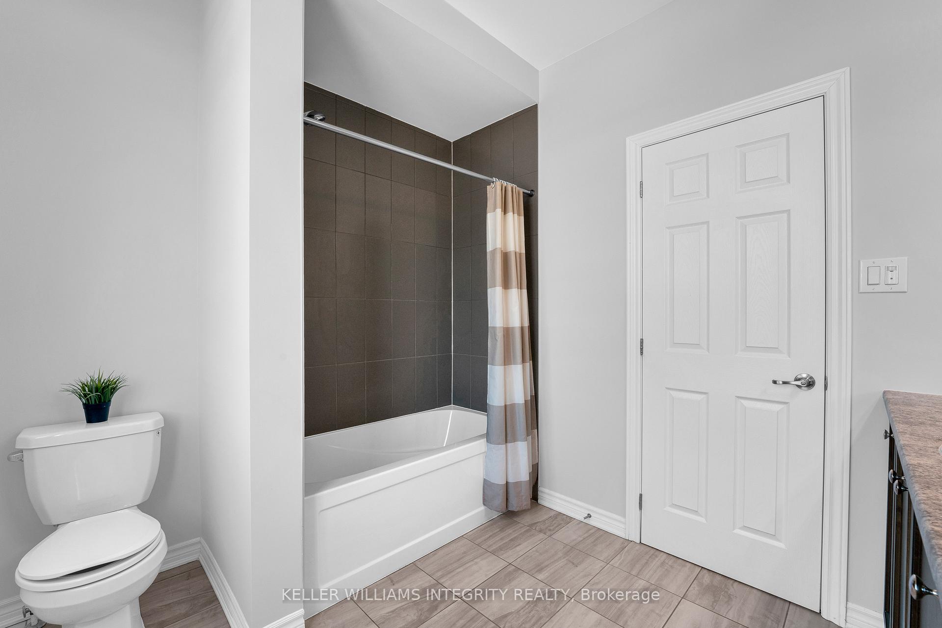 Photo 38 of 51 Solaris Drive, Ottawa, Kanata - Emerald Meadows/Trailwest — HOMEH
