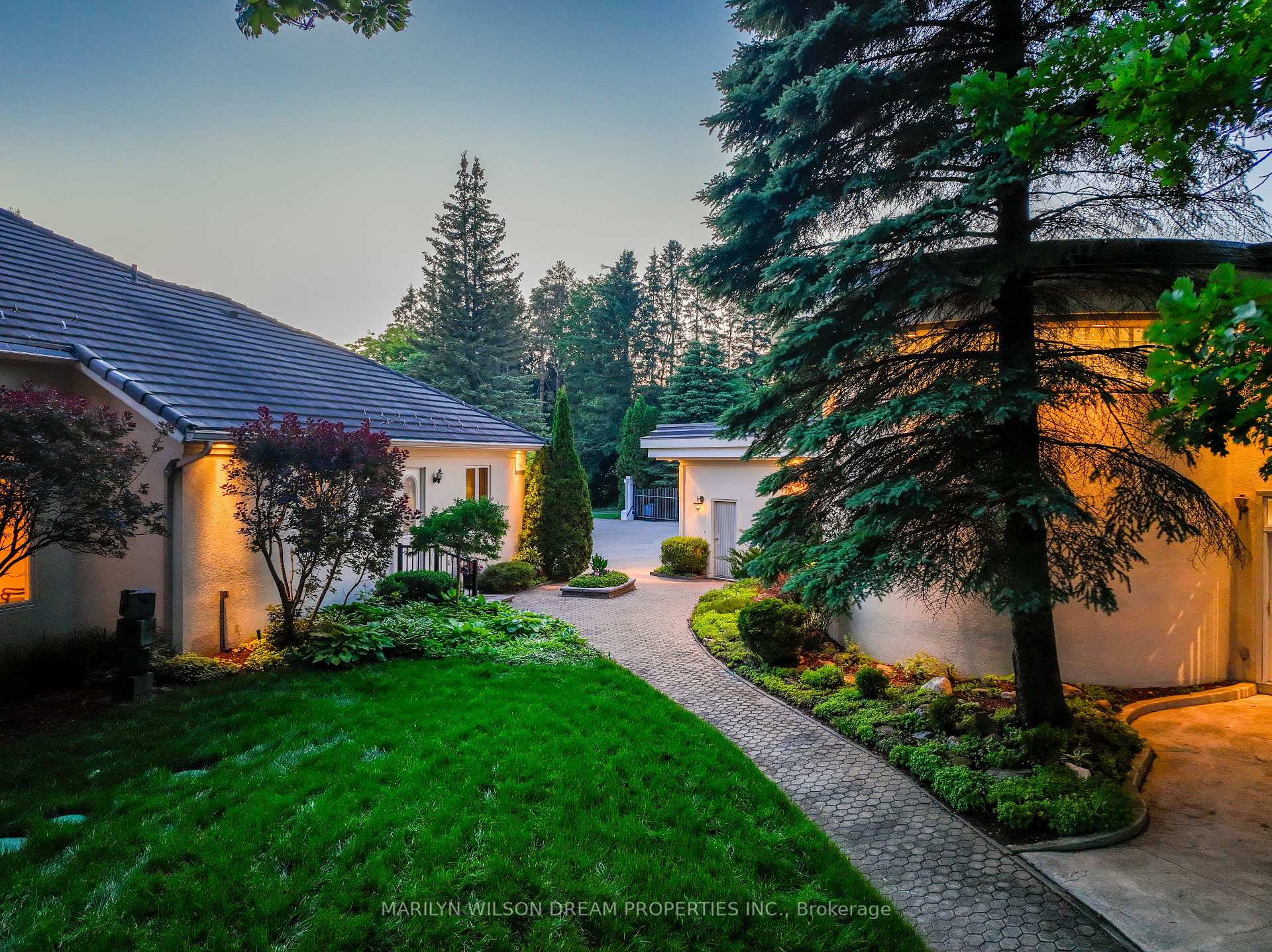 Photo 3 of 1018 Kitoman Crescent, Ottawa, Manotick East to Manotick Station — HOMEH