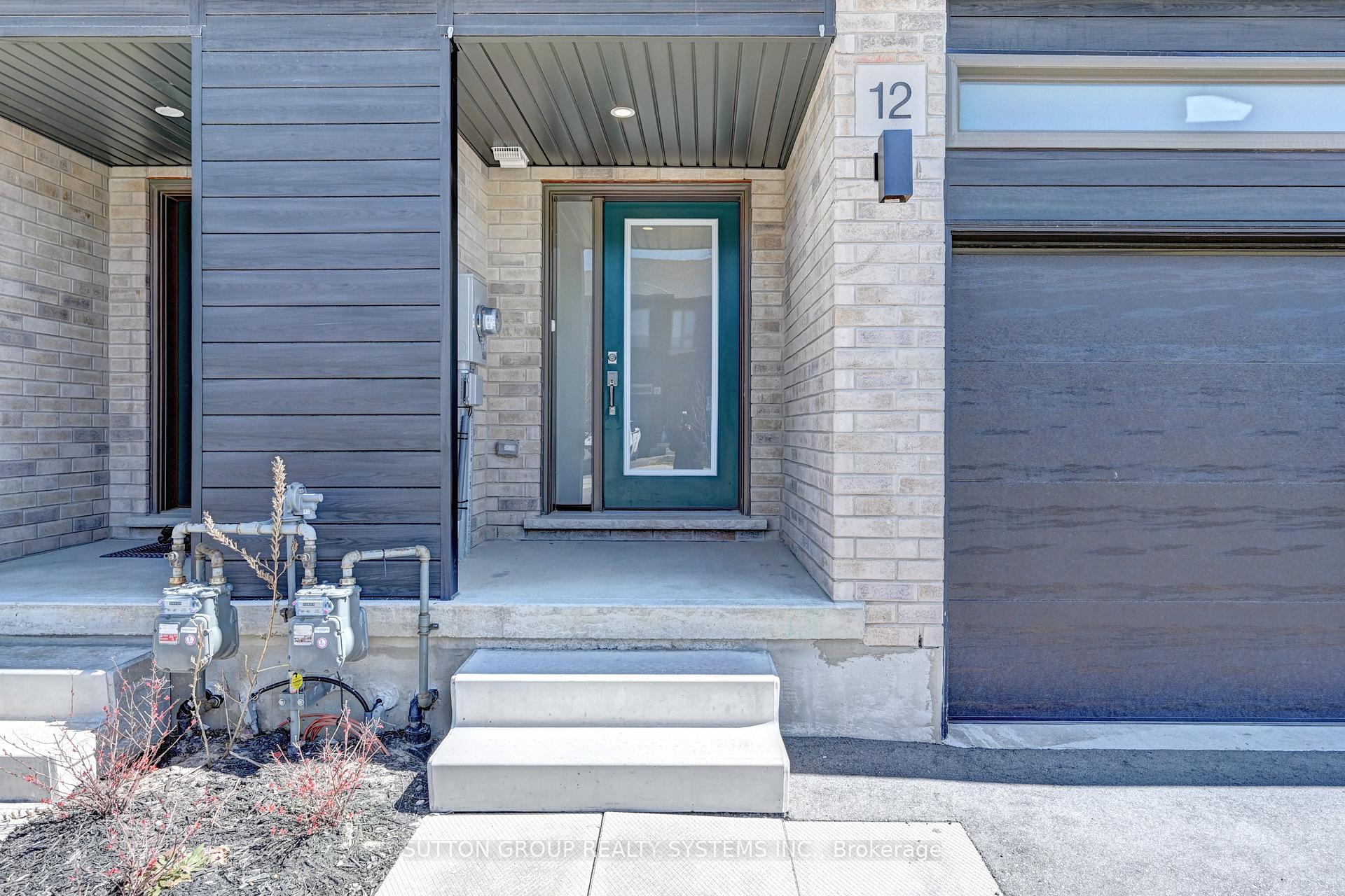 Photo 2 of 12 Roper Place, Kitchener — HOMEH