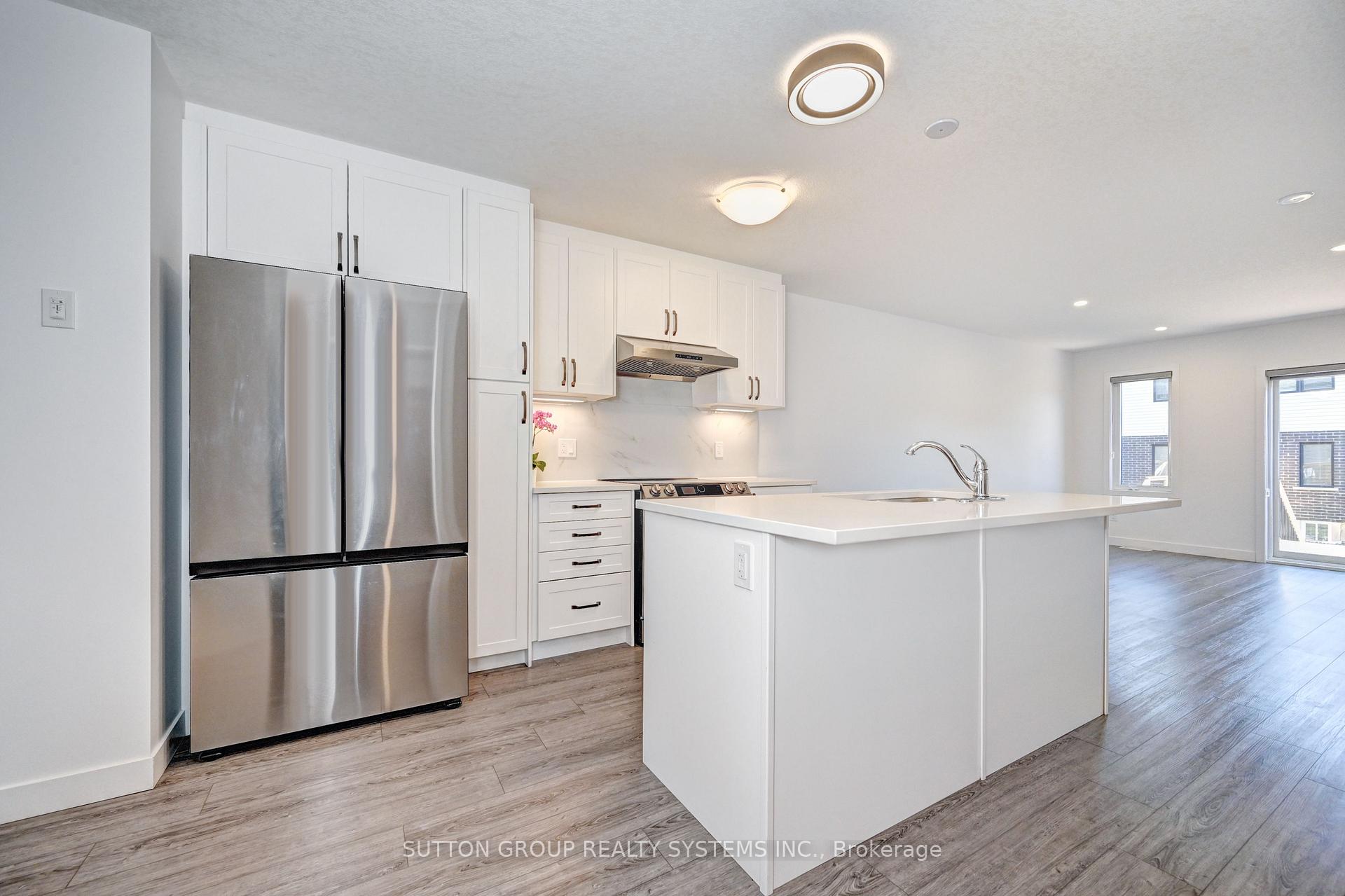 Photo 5 of 12 Roper Place, Kitchener — HOMEH