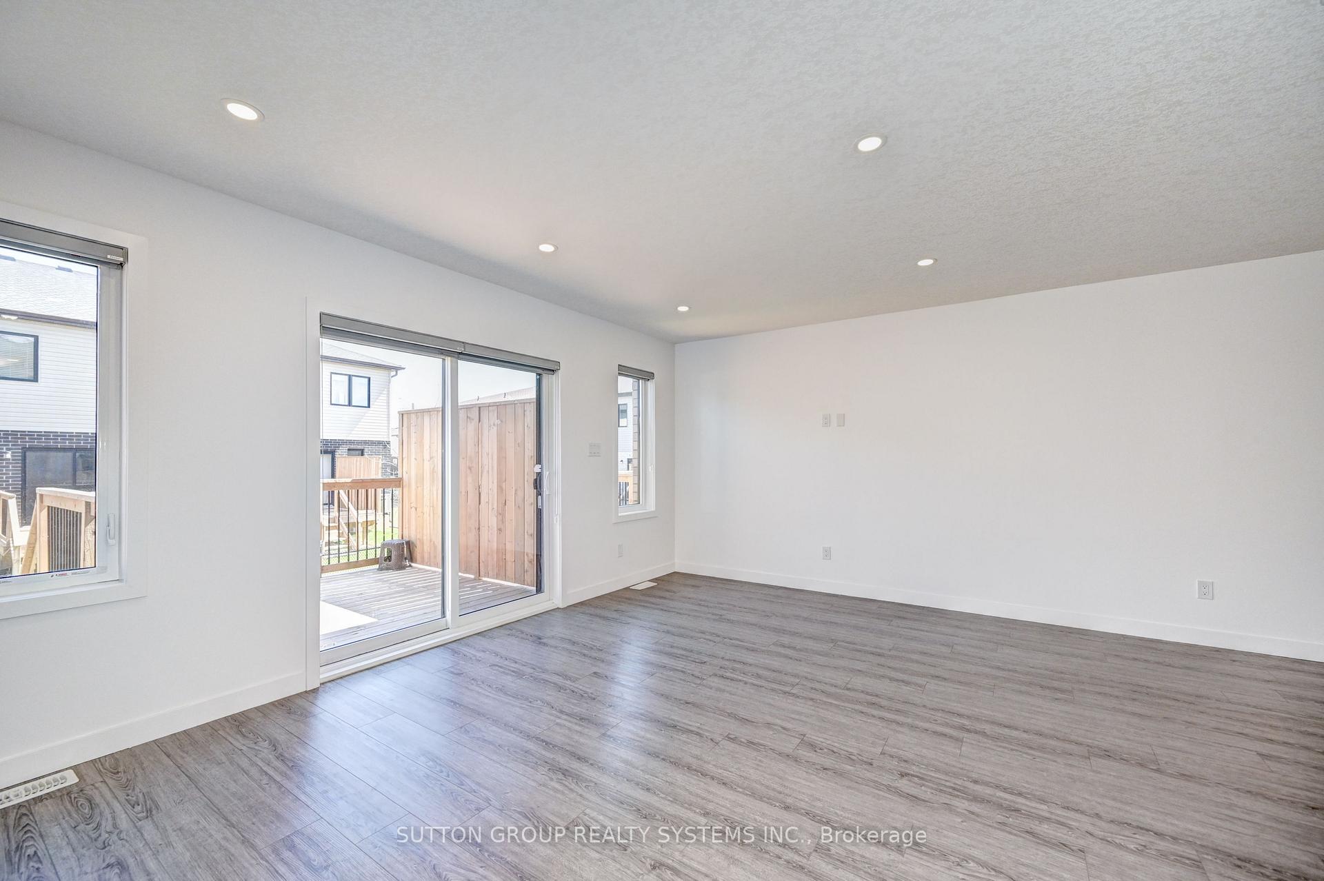 Photo 12 of 12 Roper Place, Kitchener — HOMEH