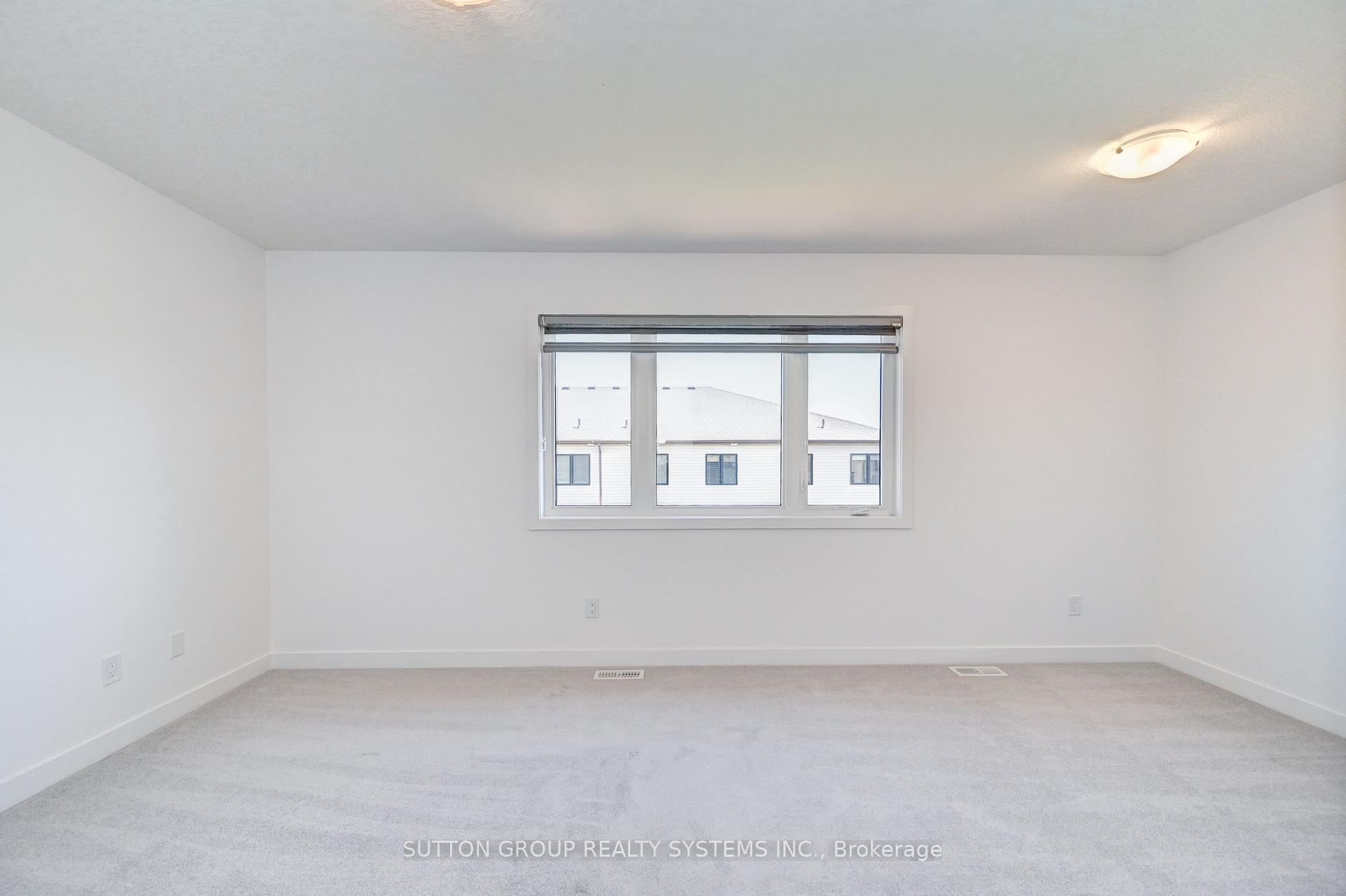 Photo 13 of 12 Roper Place, Kitchener — HOMEH