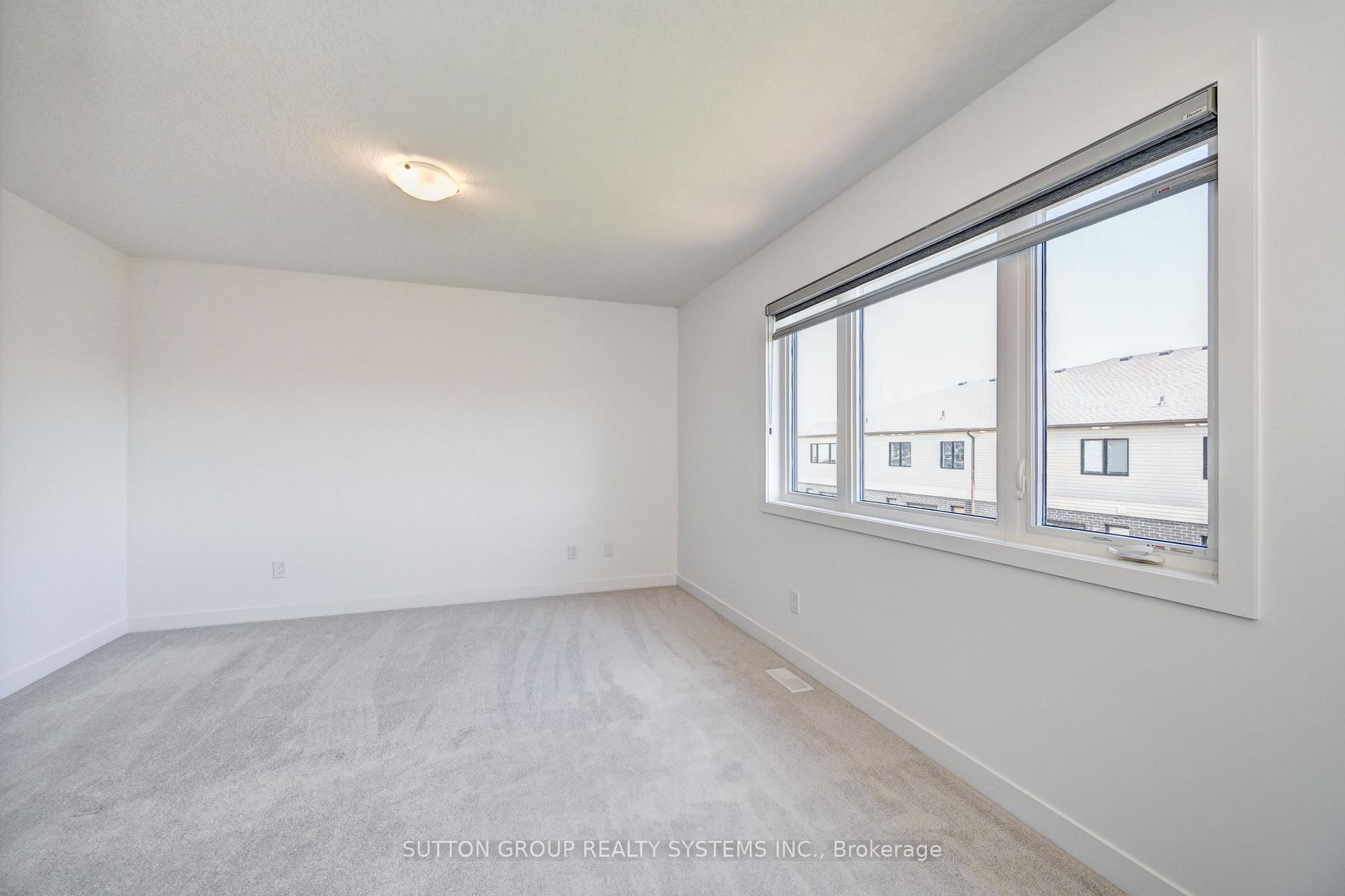Photo 15 of 12 Roper Place, Kitchener — HOMEH