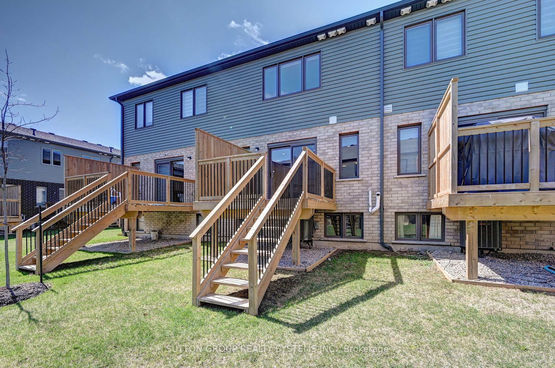 Photo 21 of 12 Roper Place, Kitchener — HOMEH