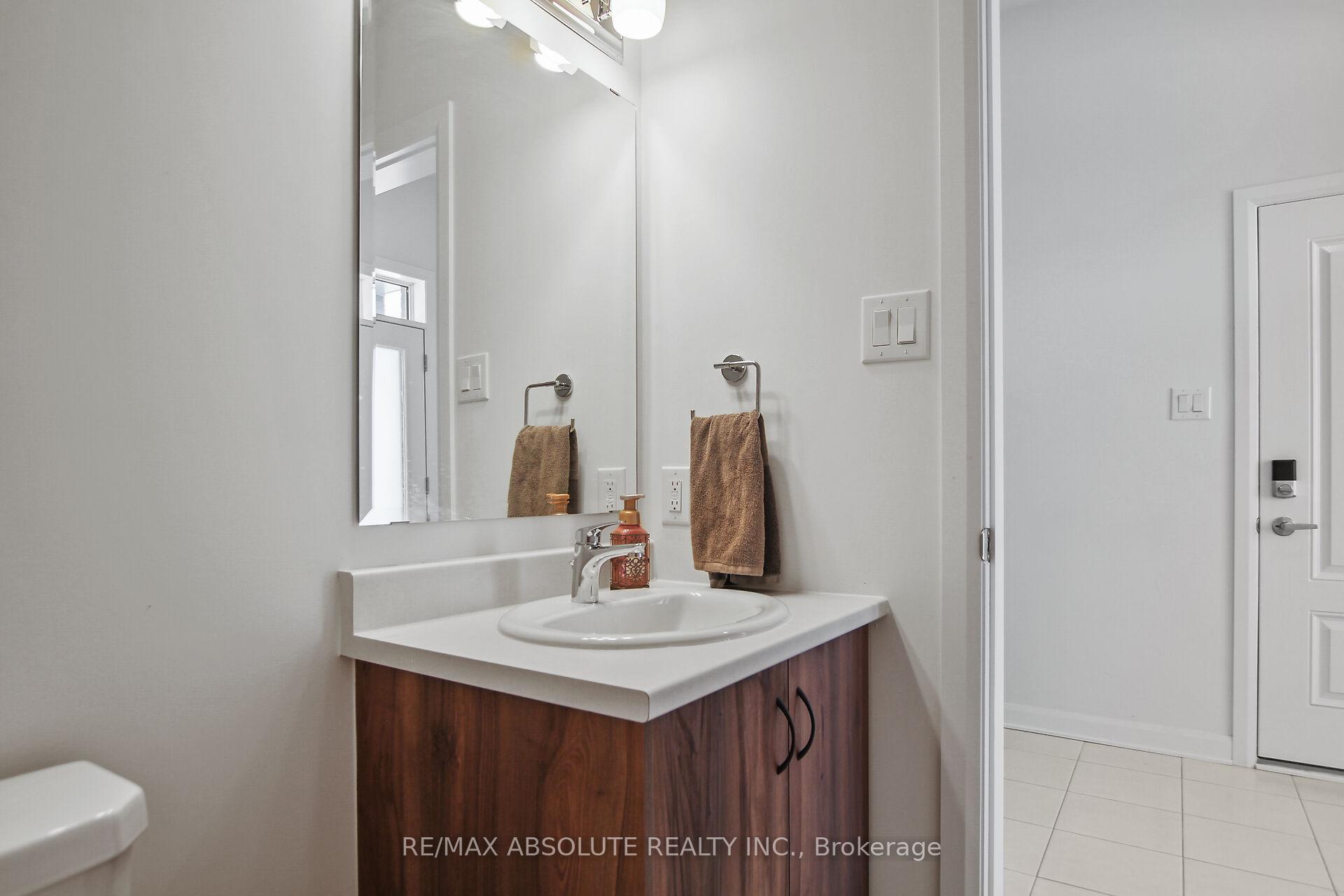 Photo 4 of 145 Invention Boulevard, Ottawa, Kanata - Morgan's Grant/South March — HOMEH