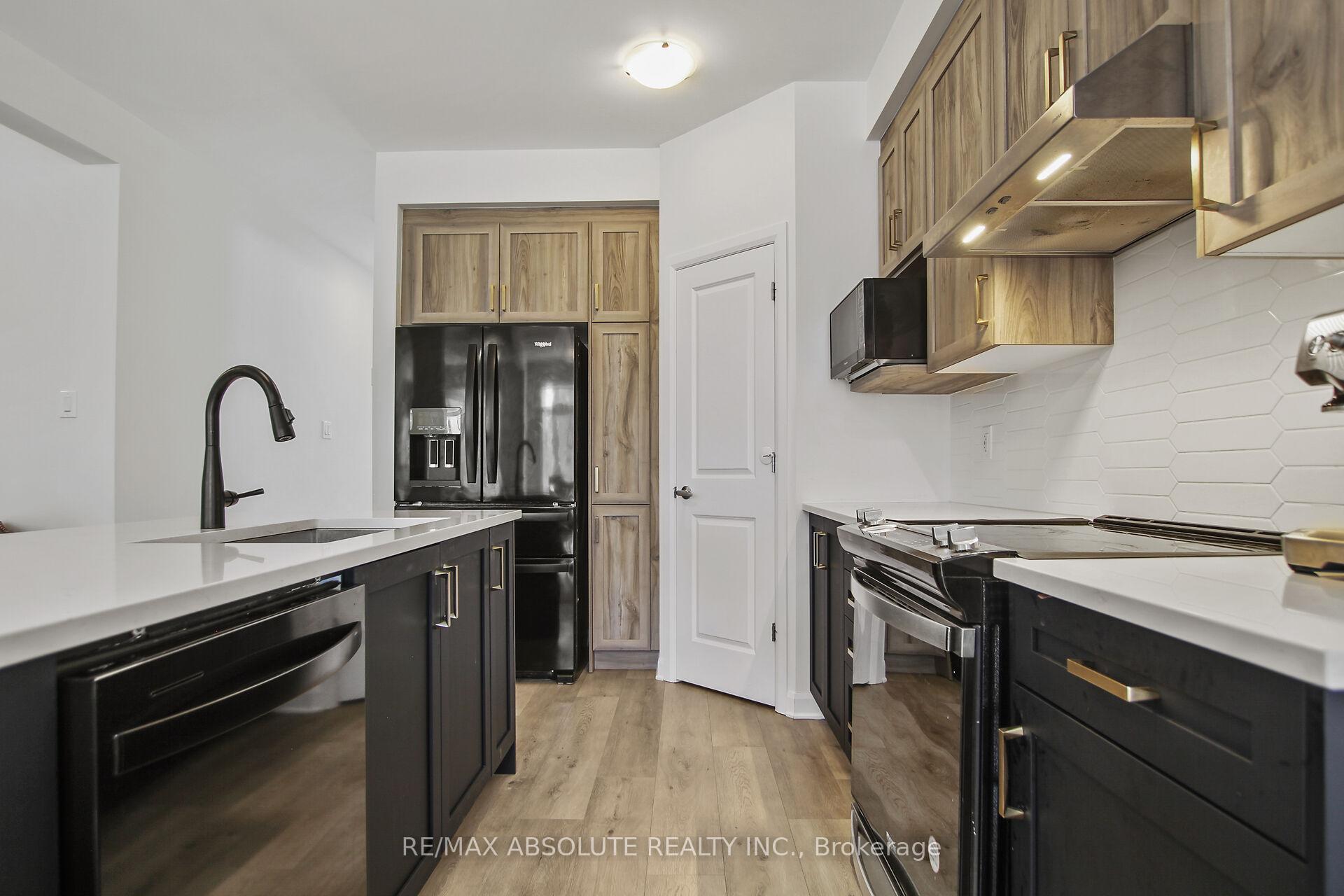 Photo 8 of 145 Invention Boulevard, Ottawa, Kanata - Morgan's Grant/South March — HOMEH