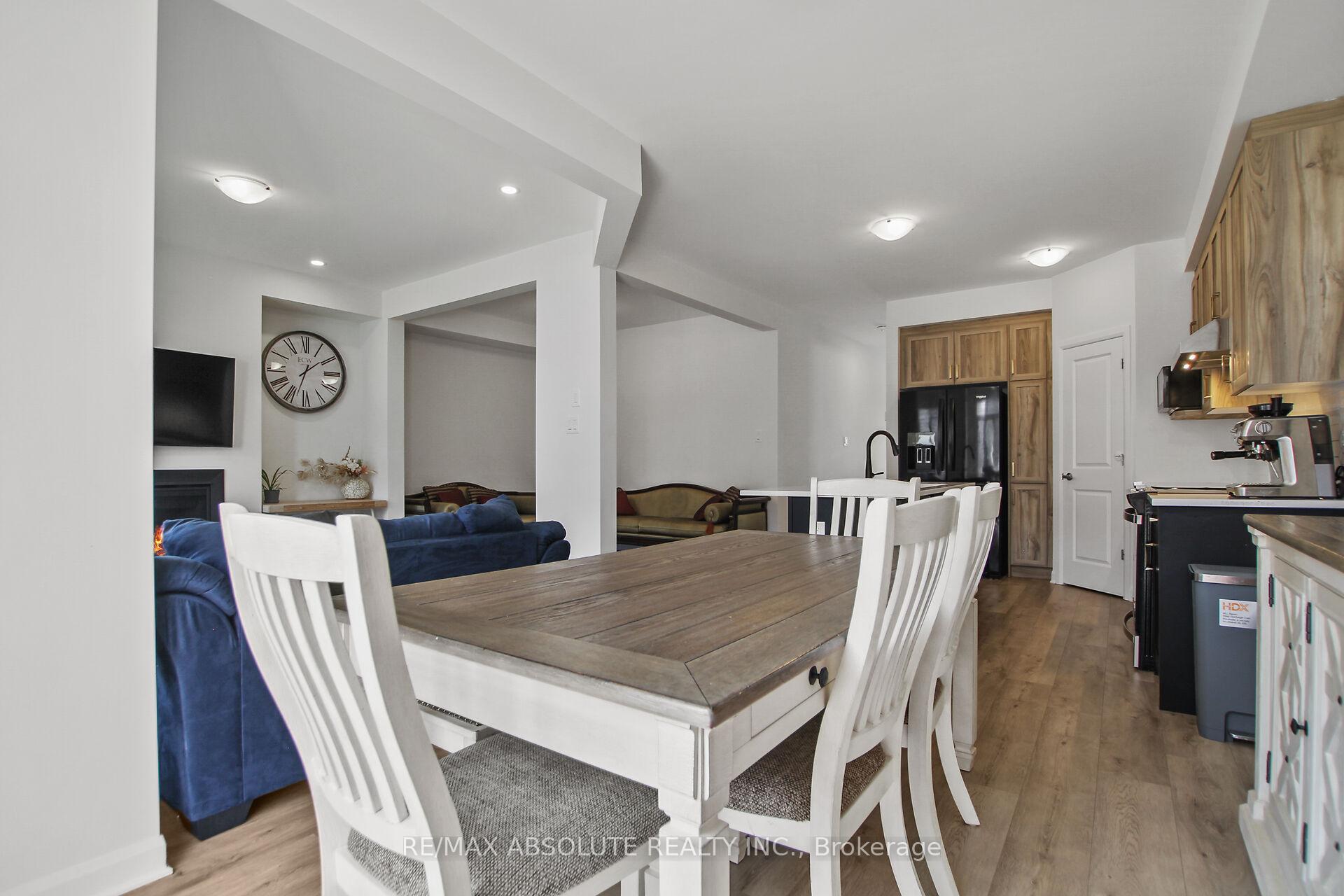 Photo 9 of 145 Invention Boulevard, Ottawa, Kanata - Morgan's Grant/South March — HOMEH
