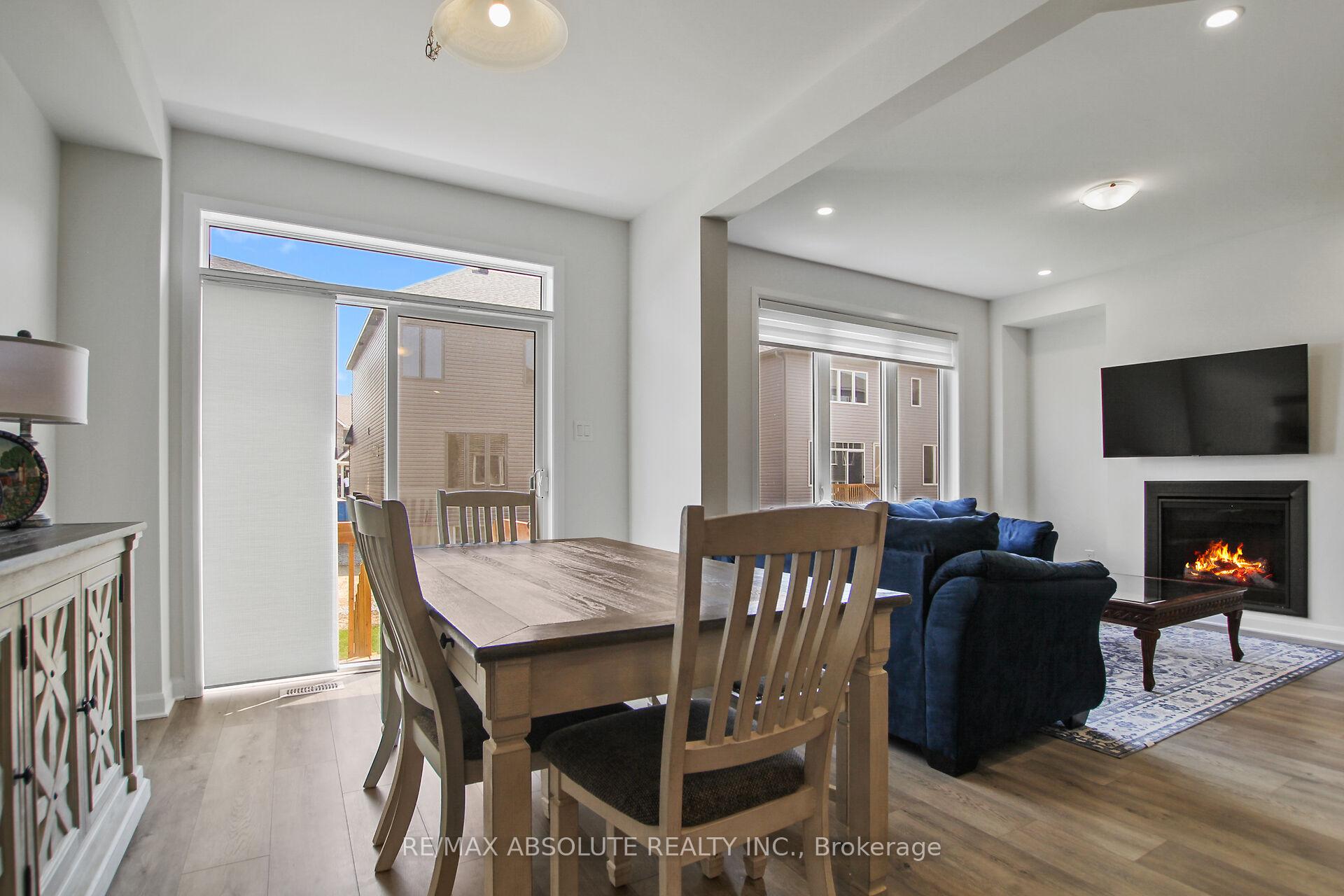 Photo 11 of 145 Invention Boulevard, Ottawa, Kanata - Morgan's Grant/South March — HOMEH
