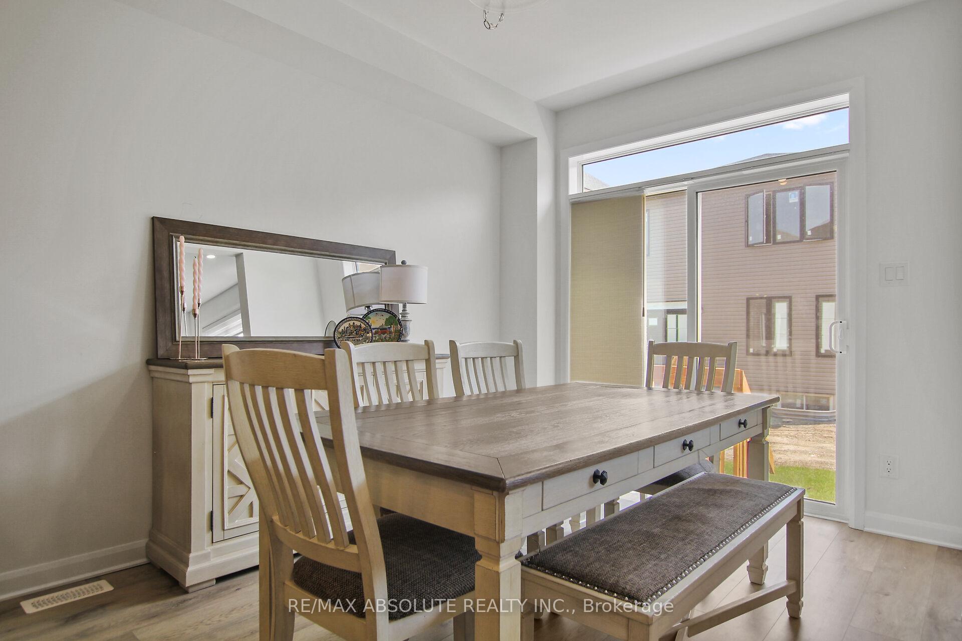 Photo 12 of 145 Invention Boulevard, Ottawa, Kanata - Morgan's Grant/South March — HOMEH