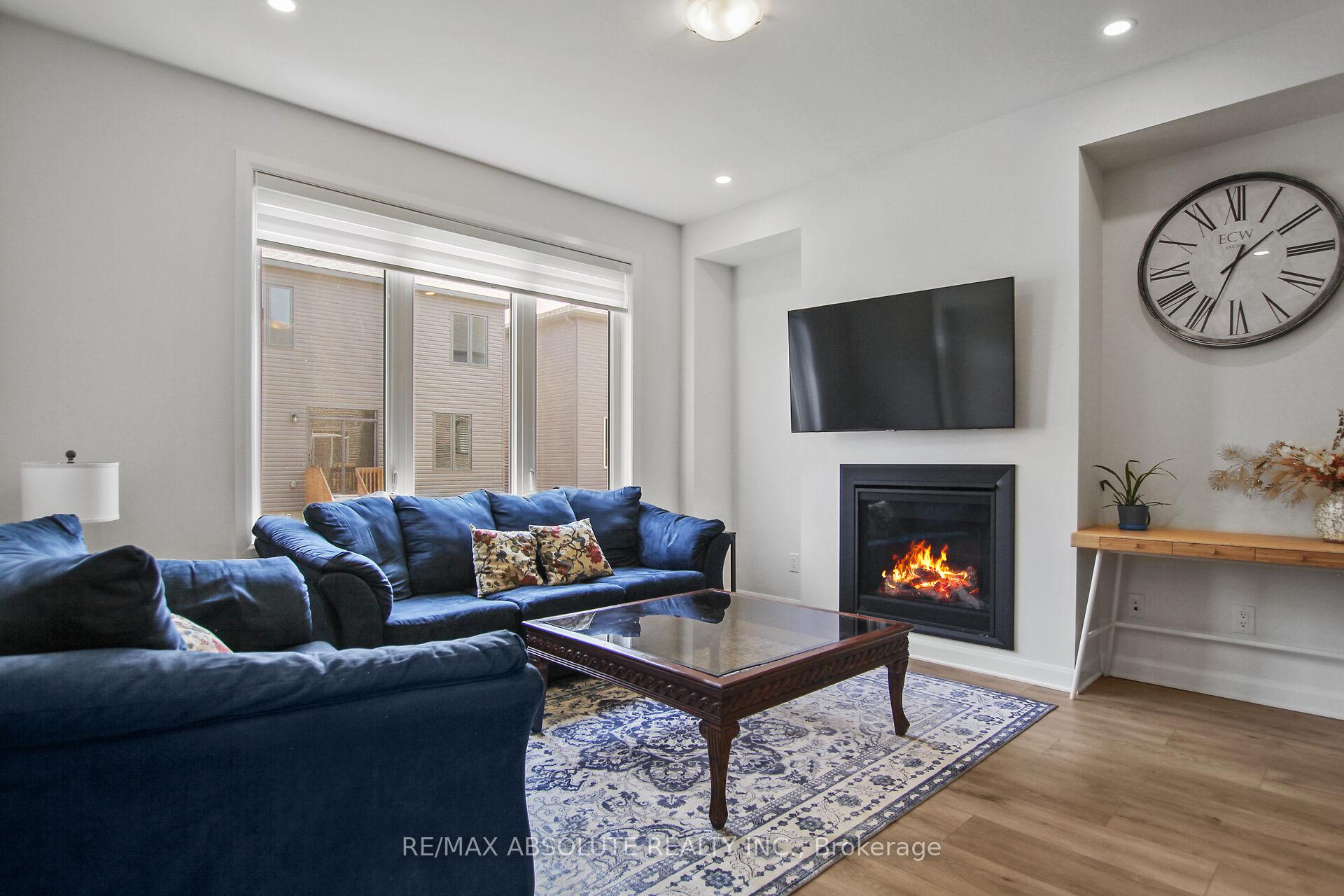 Photo 13 of 145 Invention Boulevard, Ottawa, Kanata - Morgan's Grant/South March — HOMEH